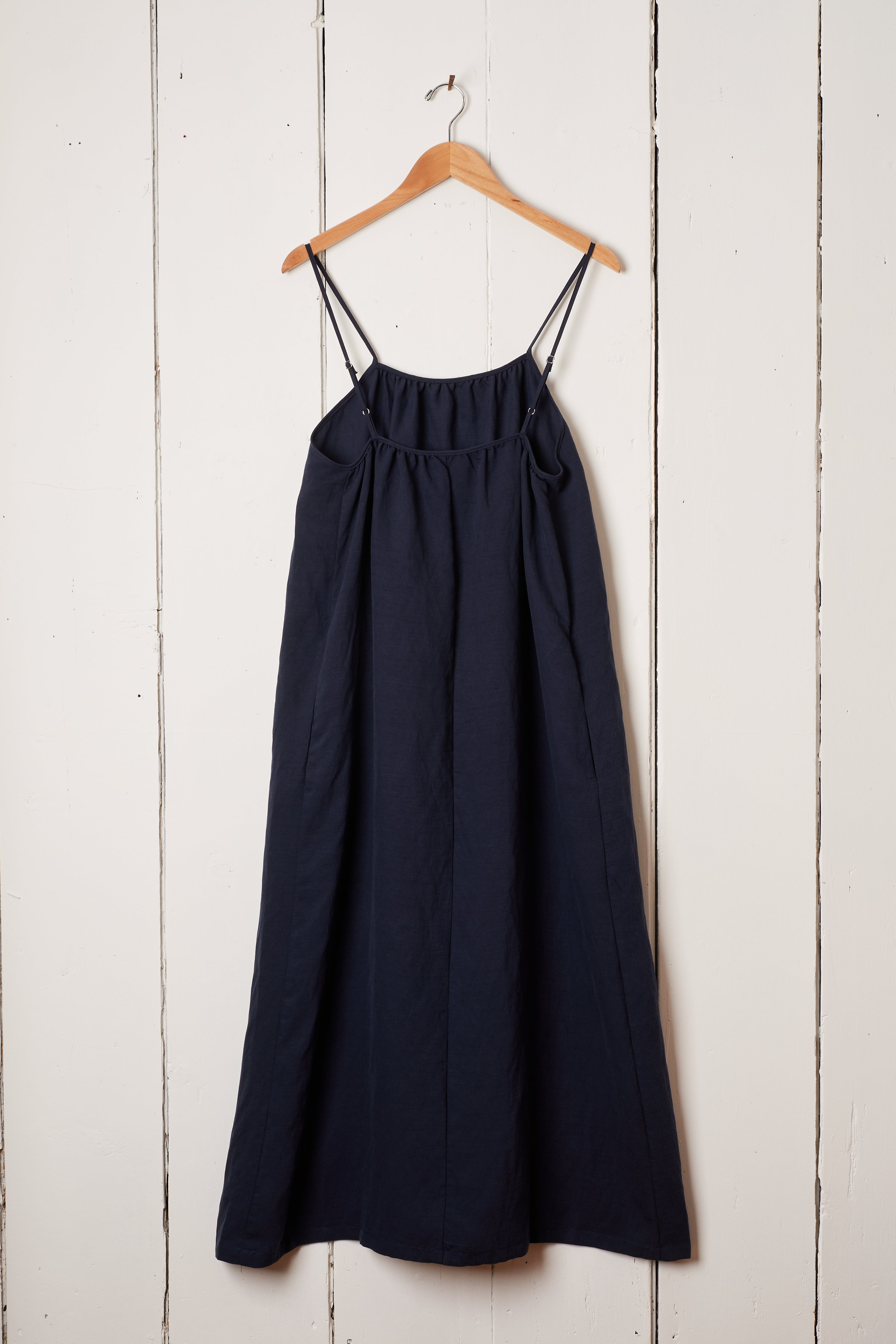 NAVY FLOW DRESS