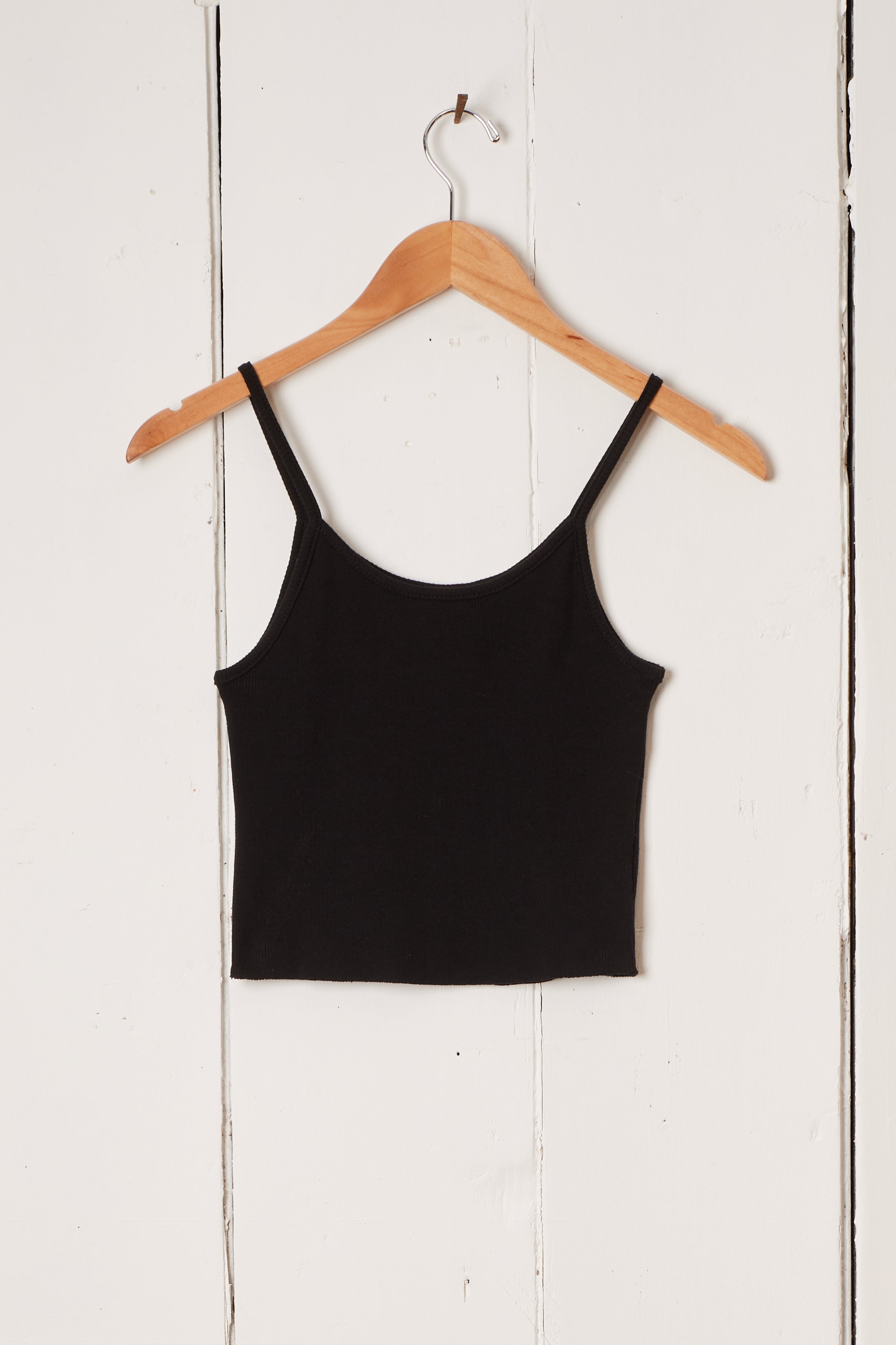 BLACK TANK CROP TOP