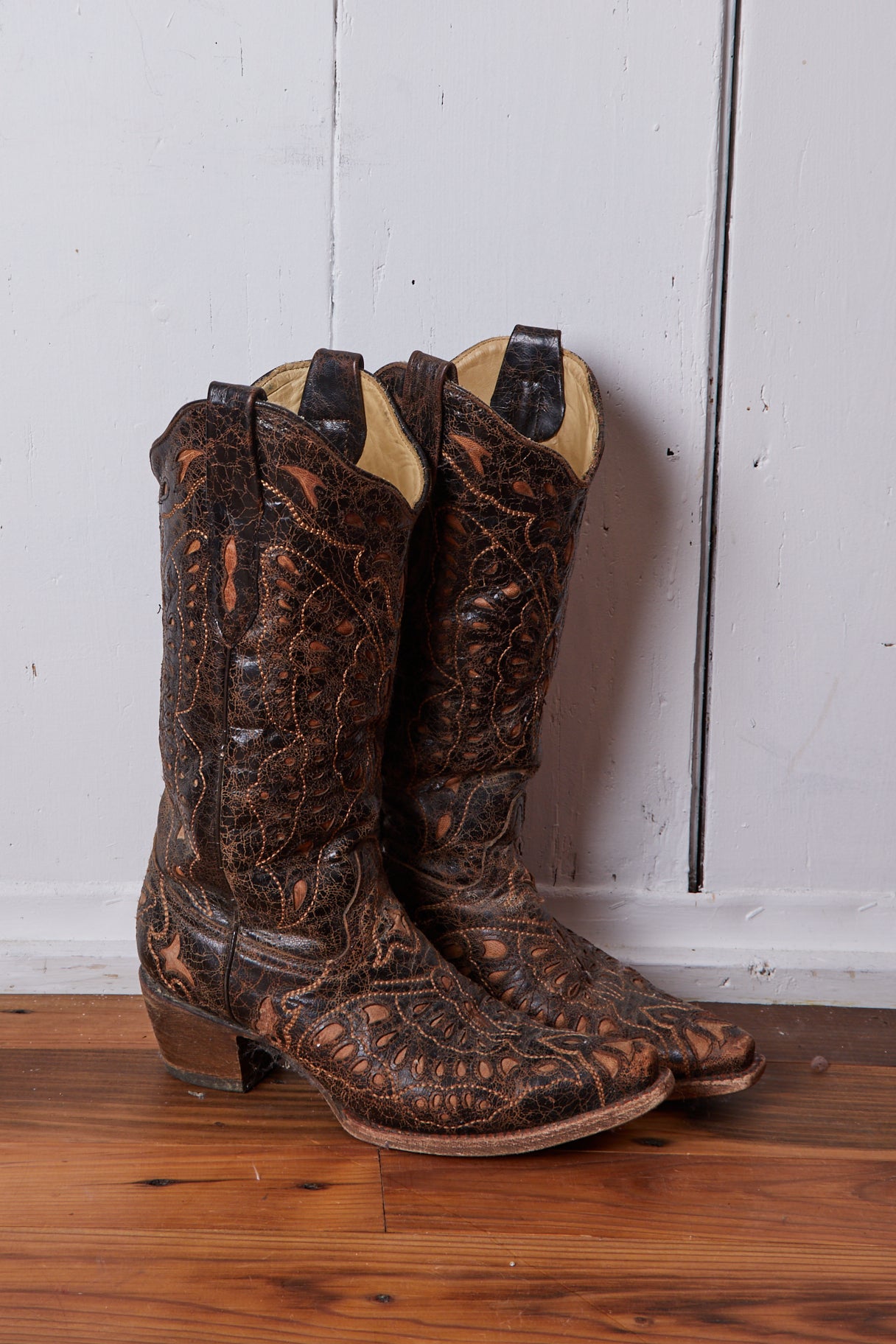 VINTAGE BUTTERFLY COWBOY BOOTS