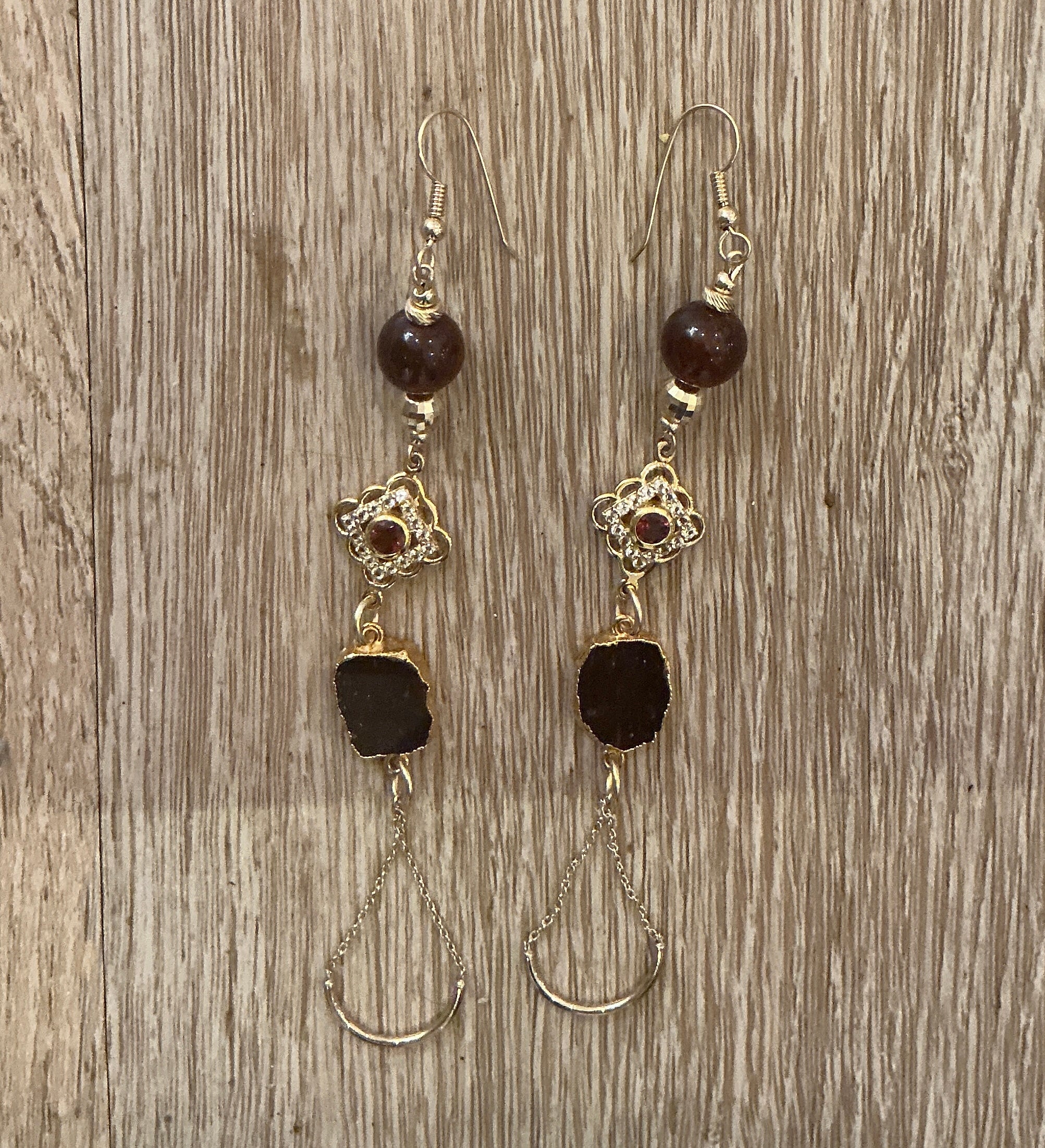 14K GOLD TRIPLE RED GARNET REGAL EARRINGS