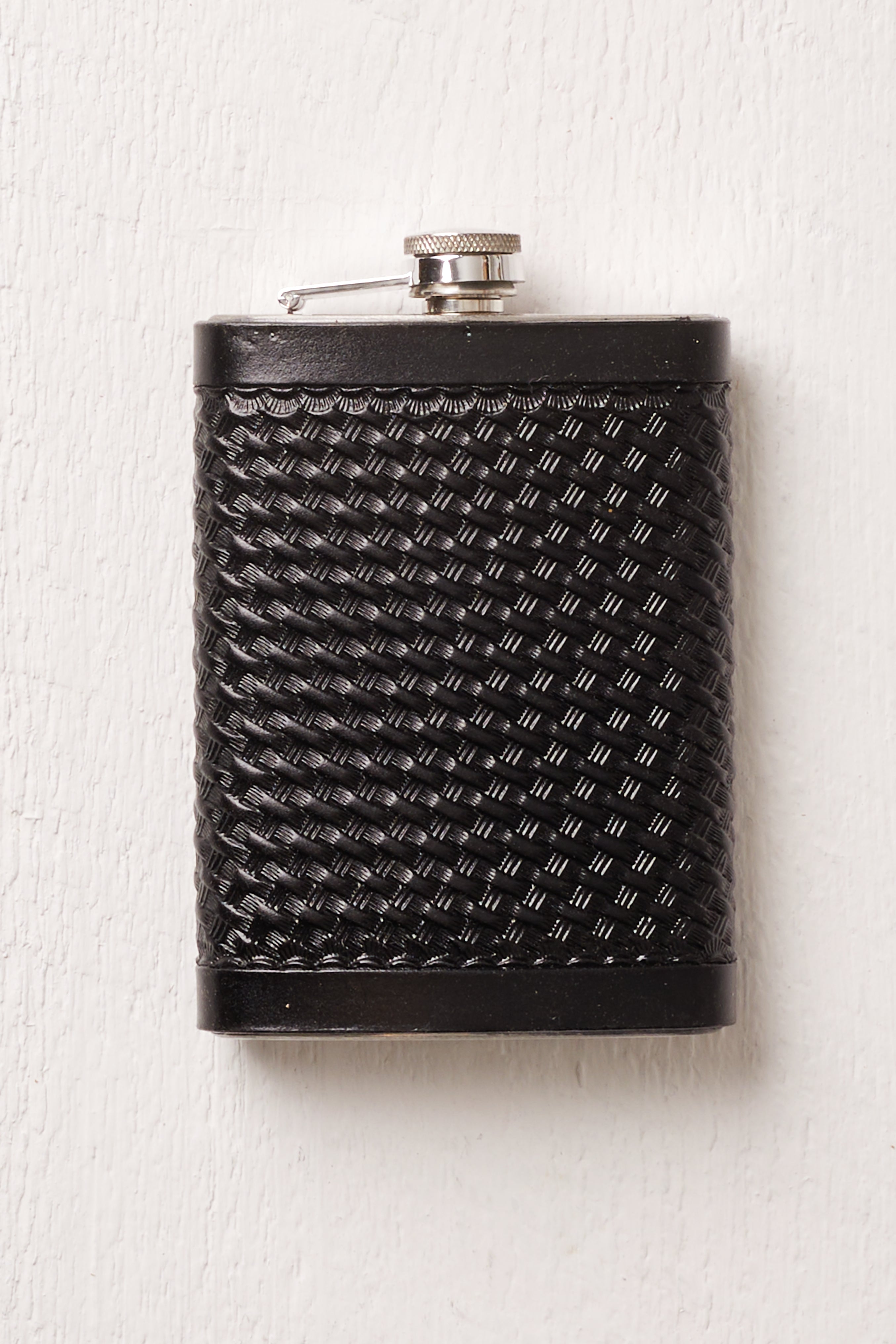 BLACK LEATHER BASKET WEAVE FLASK