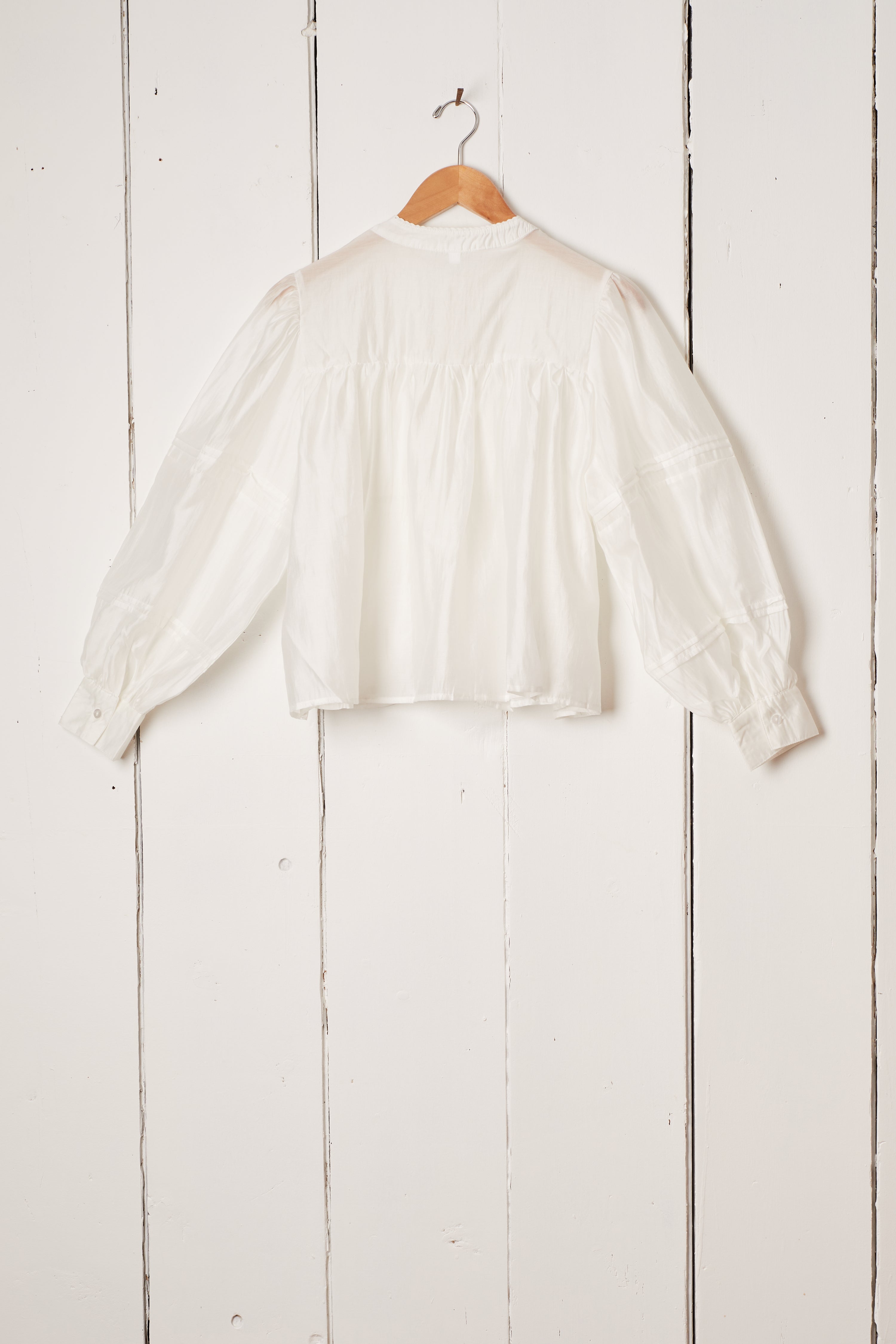 WHITE LONG SLEEVE LACE EMBROIDERED BLOUSE