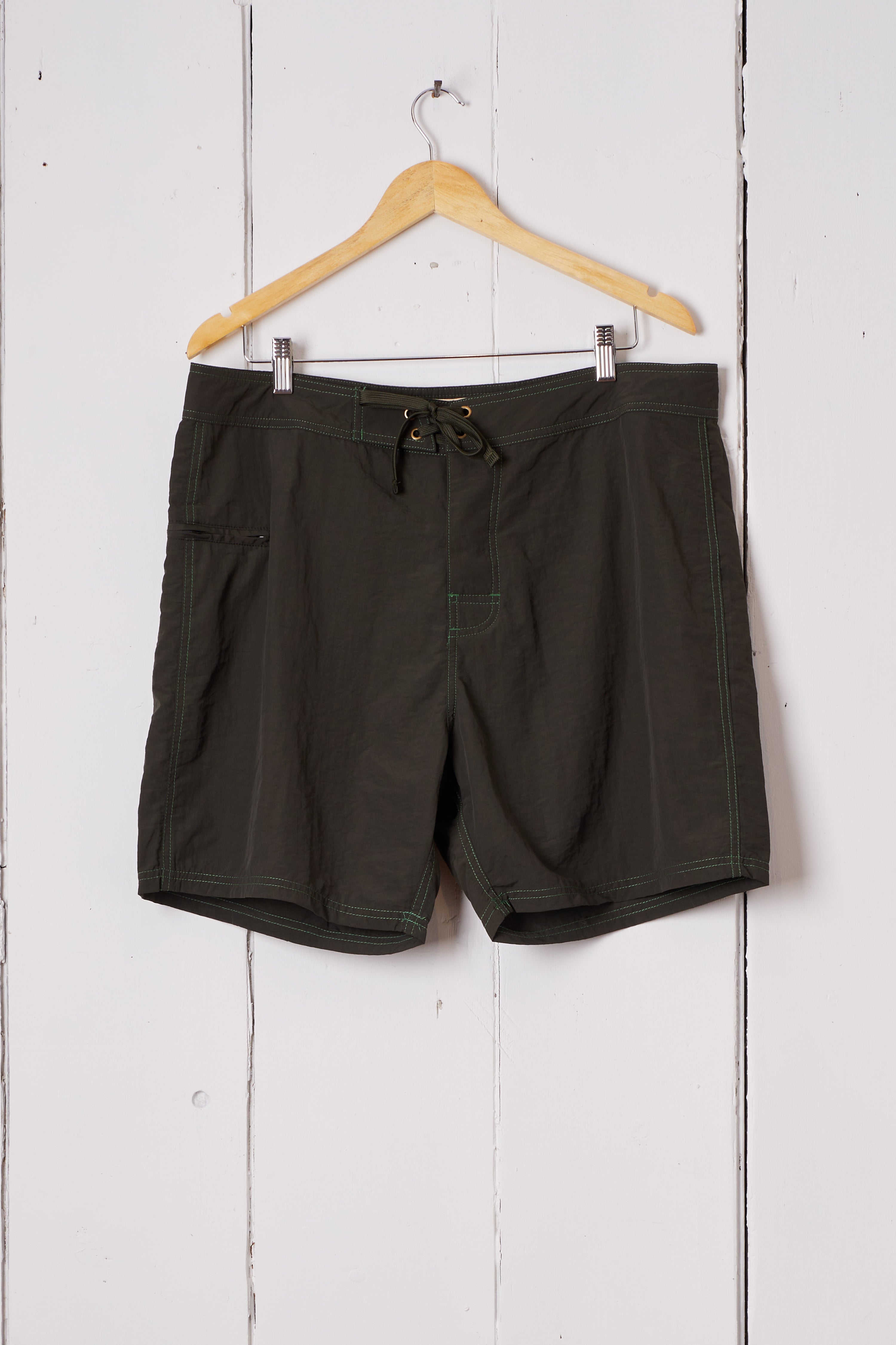 GRAPHITE SKIFF TRUNKS