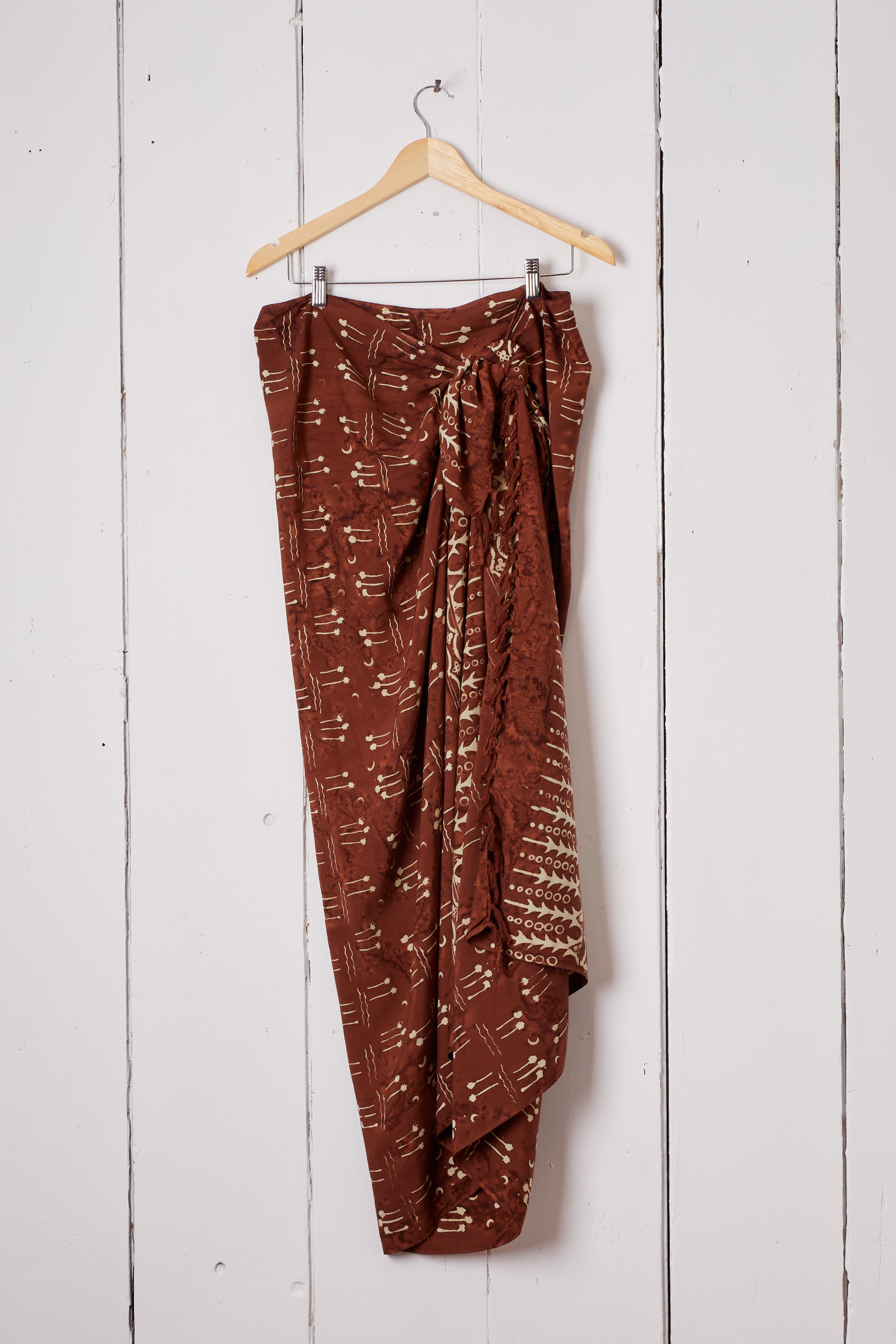 BROWN BATIK SARONG