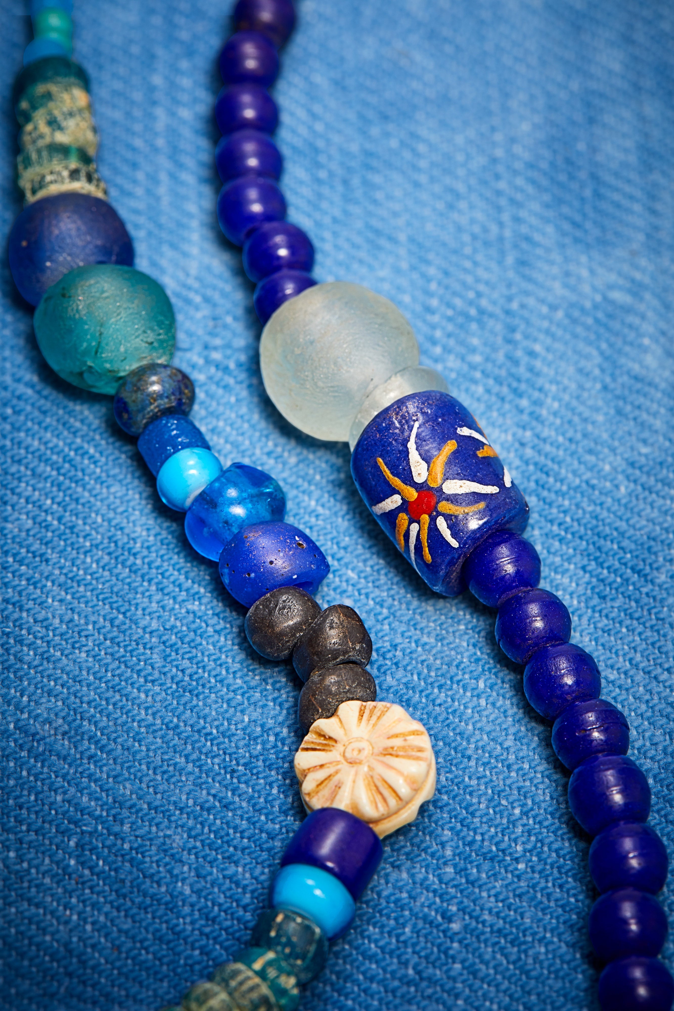 BLUE FLOWER NECKLACE