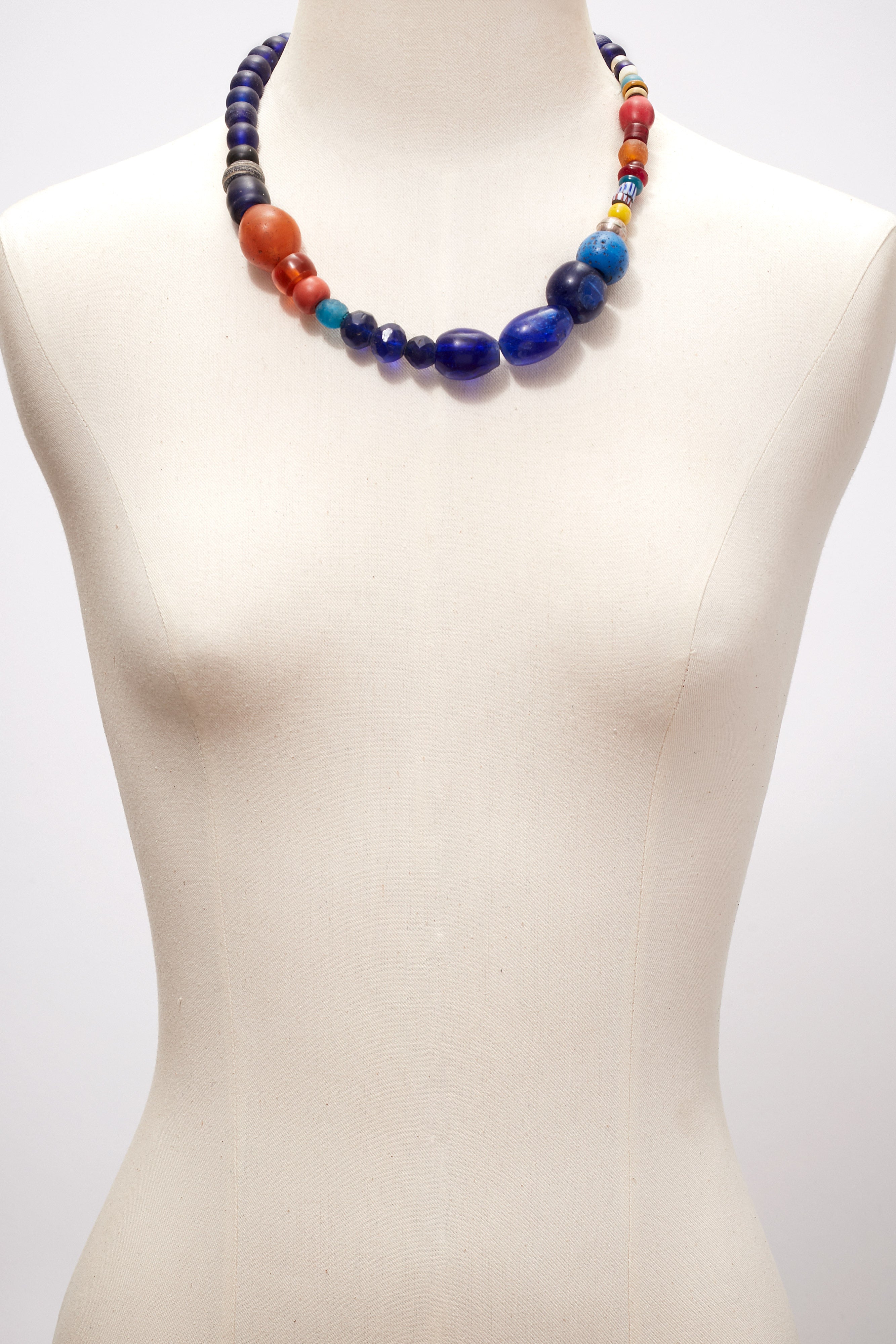 SHORT HAPPY CAMPFIRE BLUE NECKLACE
