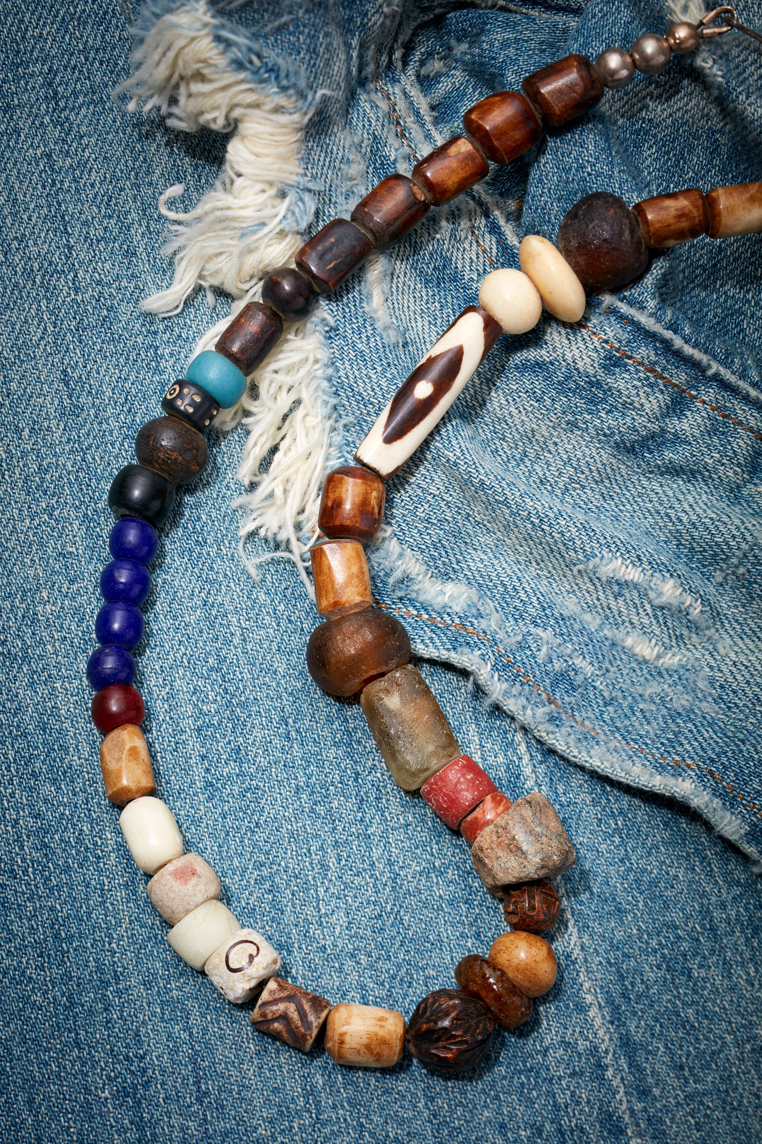 EARTH AND NAVY NECKLACE