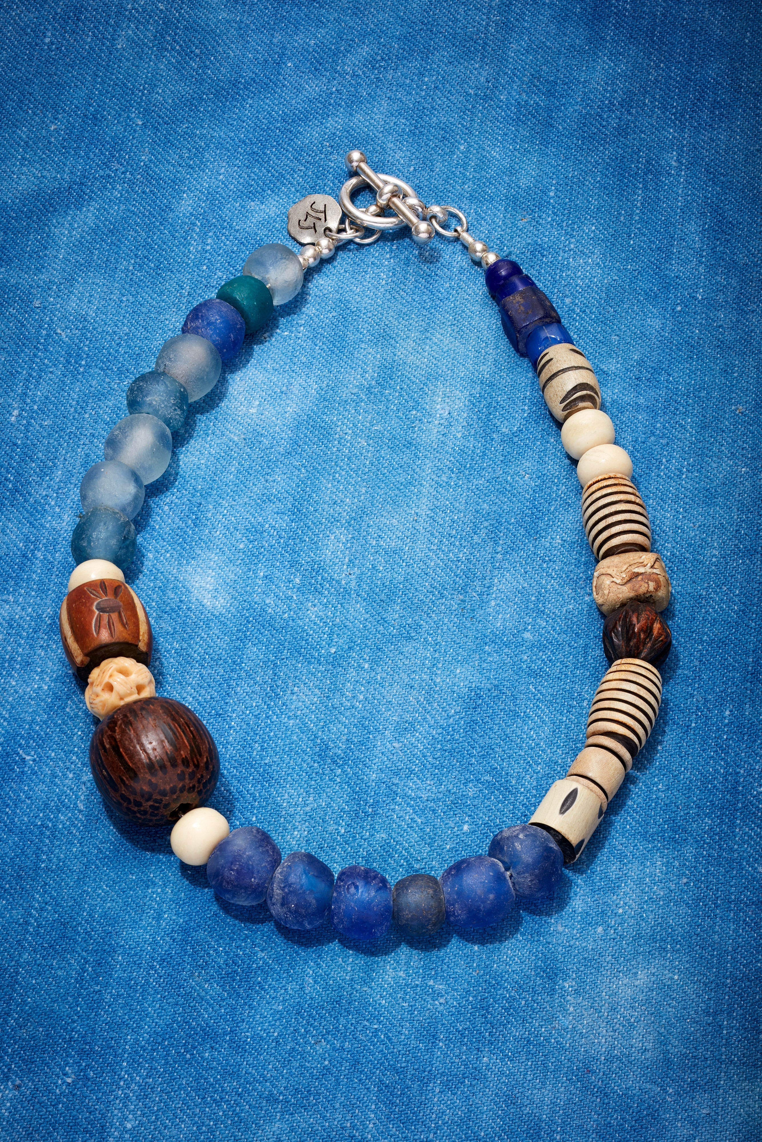 BLUE AND WHITE COTTAGE CHOKER NECKLACE