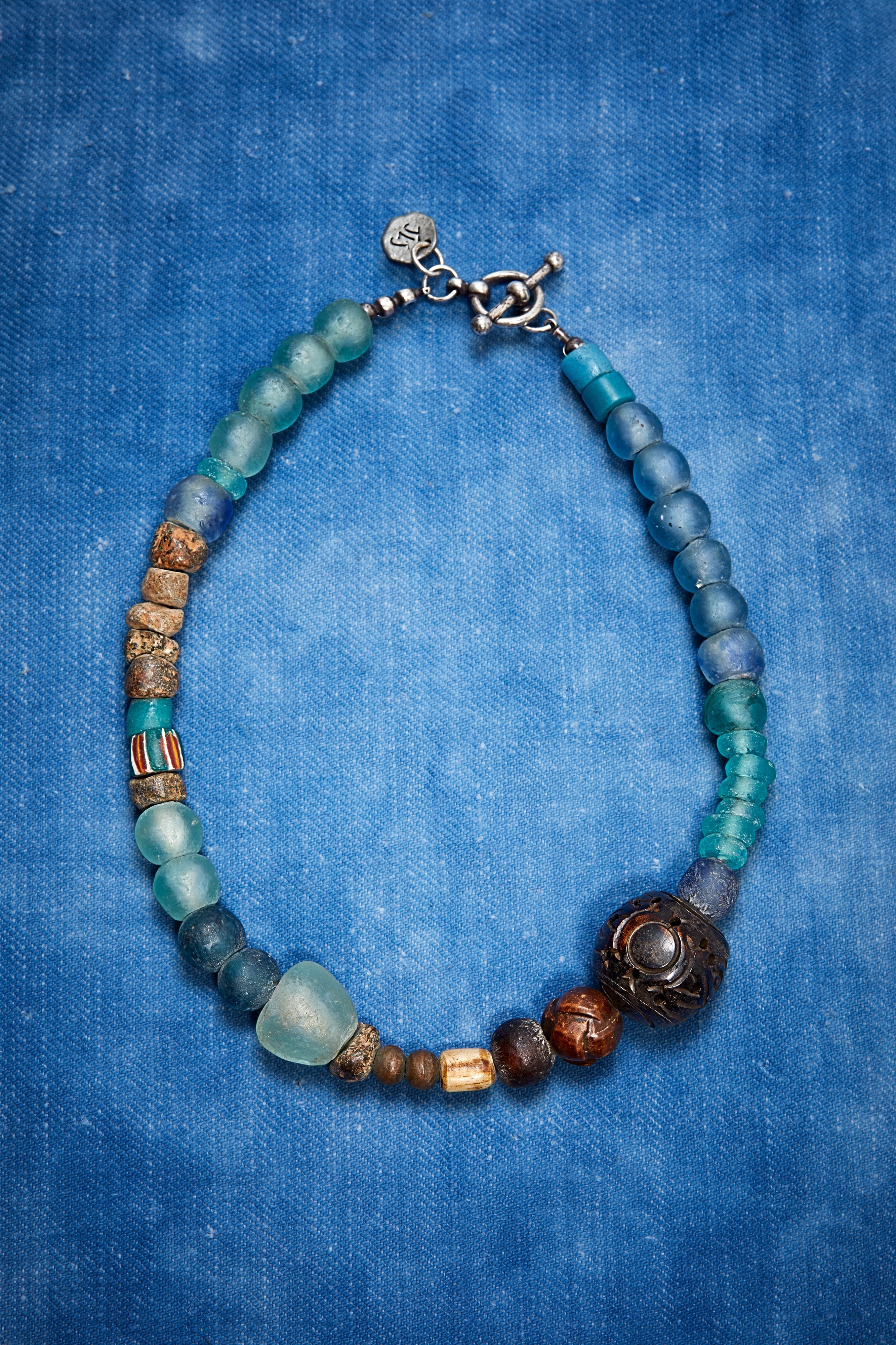 SEA BLUE ISLAND CHOKER NECKLACE