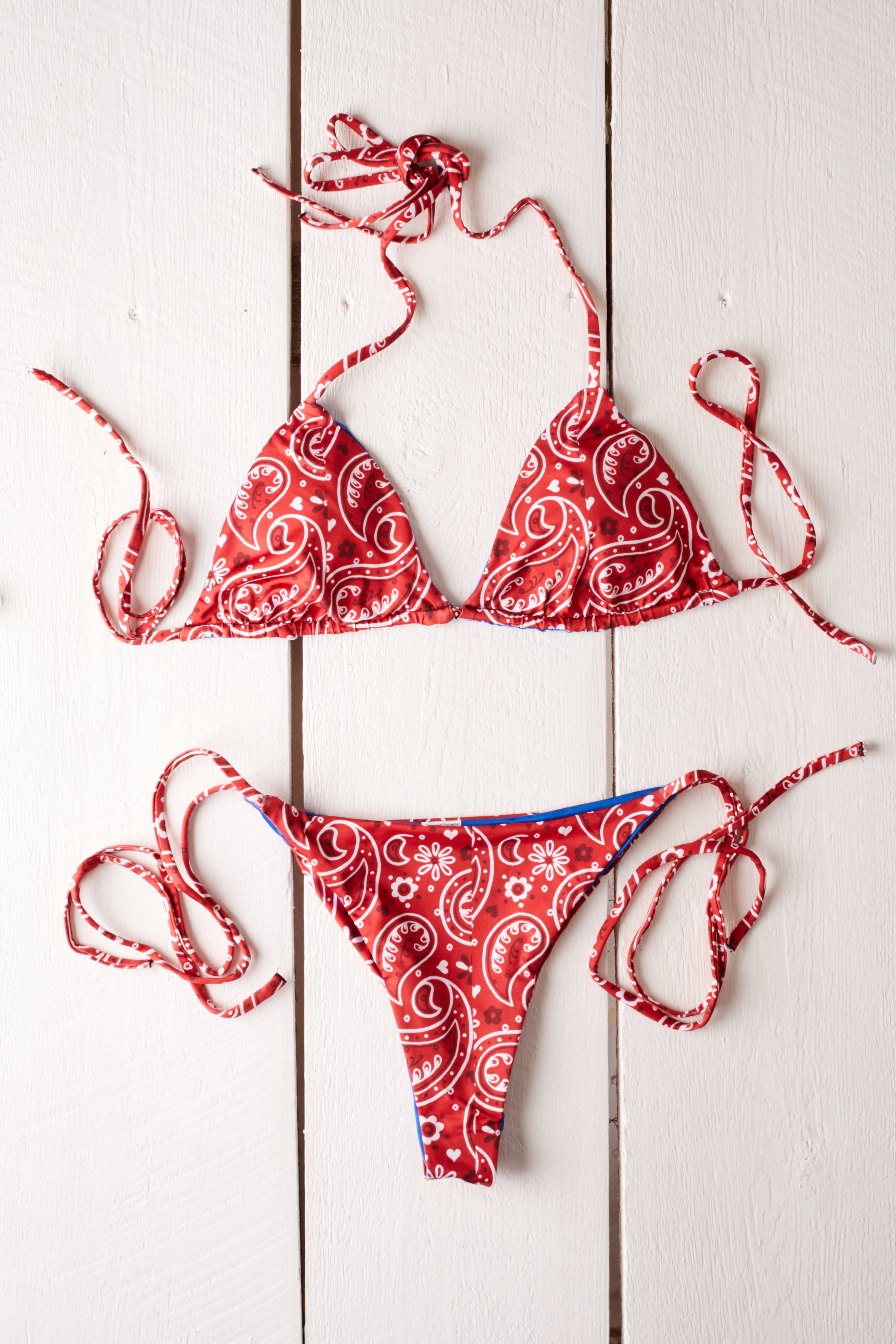 RED WESTERN BANDANA STRING BIKINI