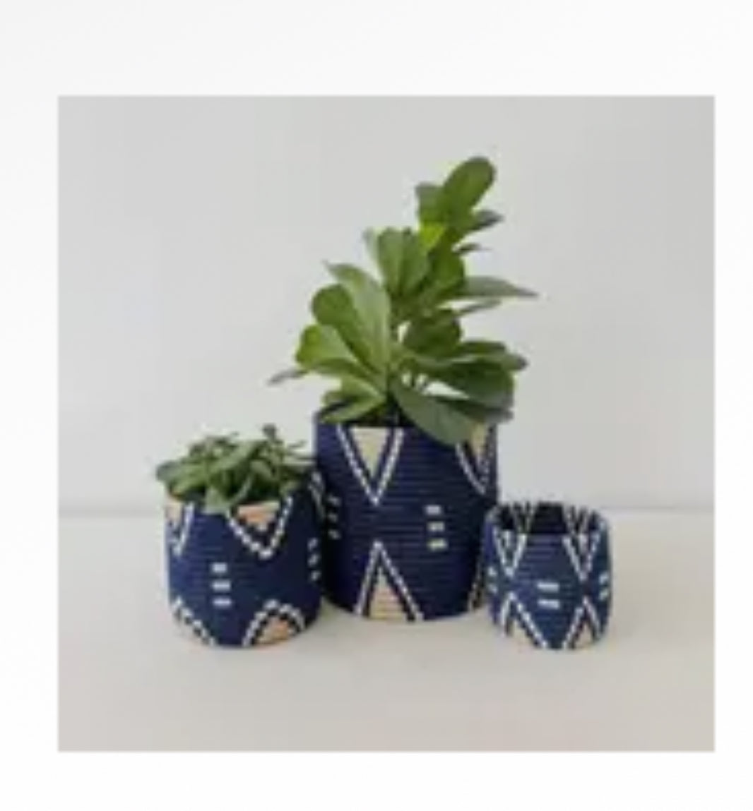 NAVY GEOMETRIC BASKET