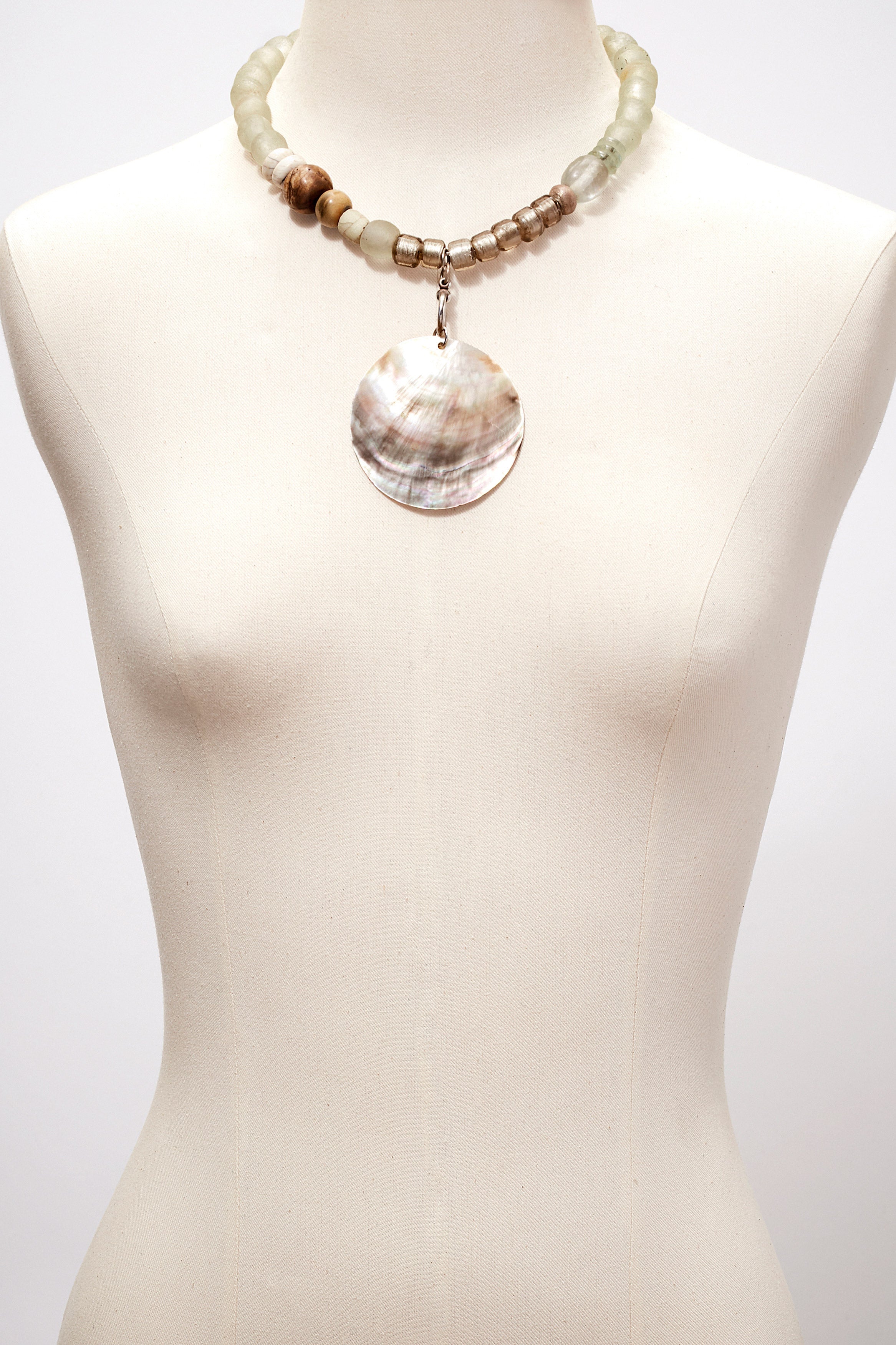 LUMINESCENT GLASS AND SHELL CHOKER NECKLACE