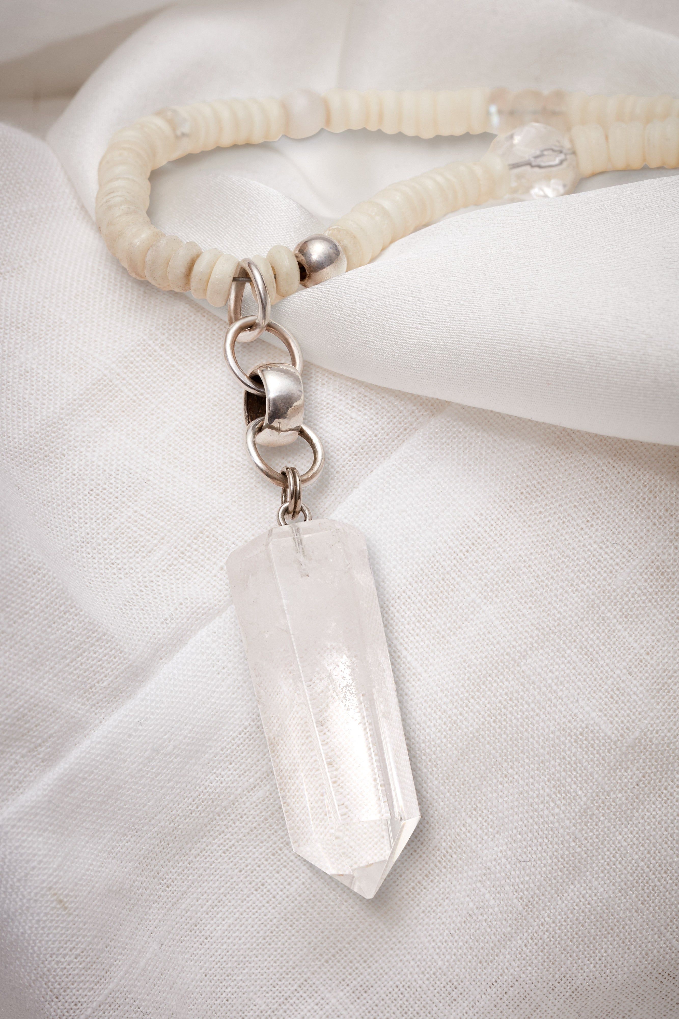 RAY OF LIGHT NECKLACE WITH CRYSTAL QUARTZ PENDANT