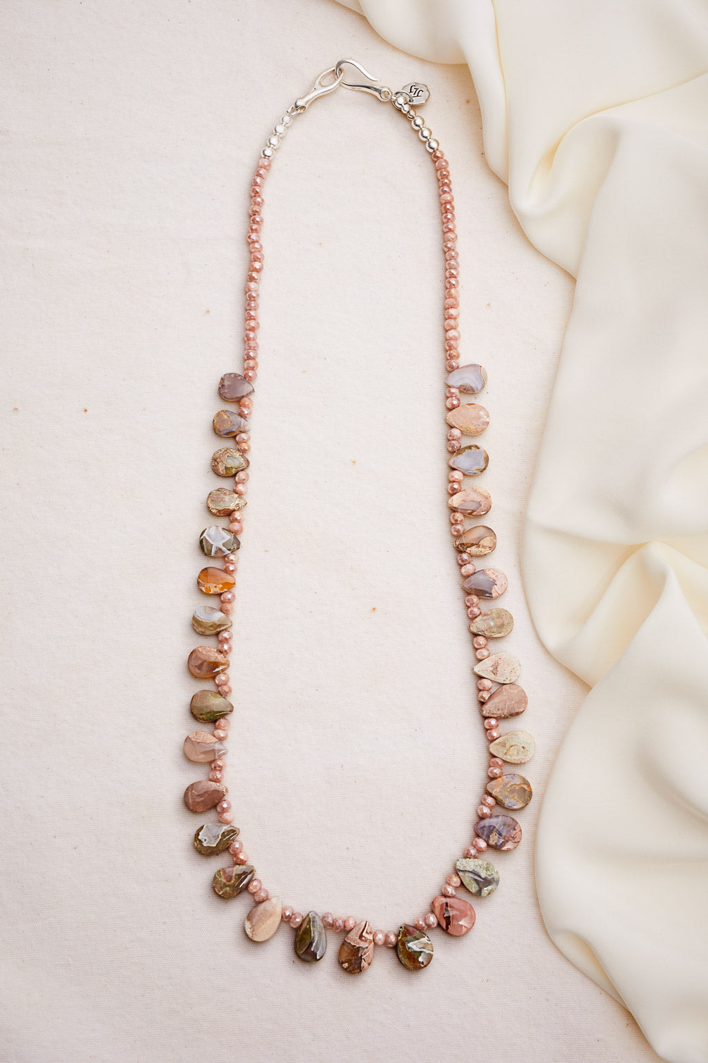LONG PINK SHADES OF SAND NECKLACE
