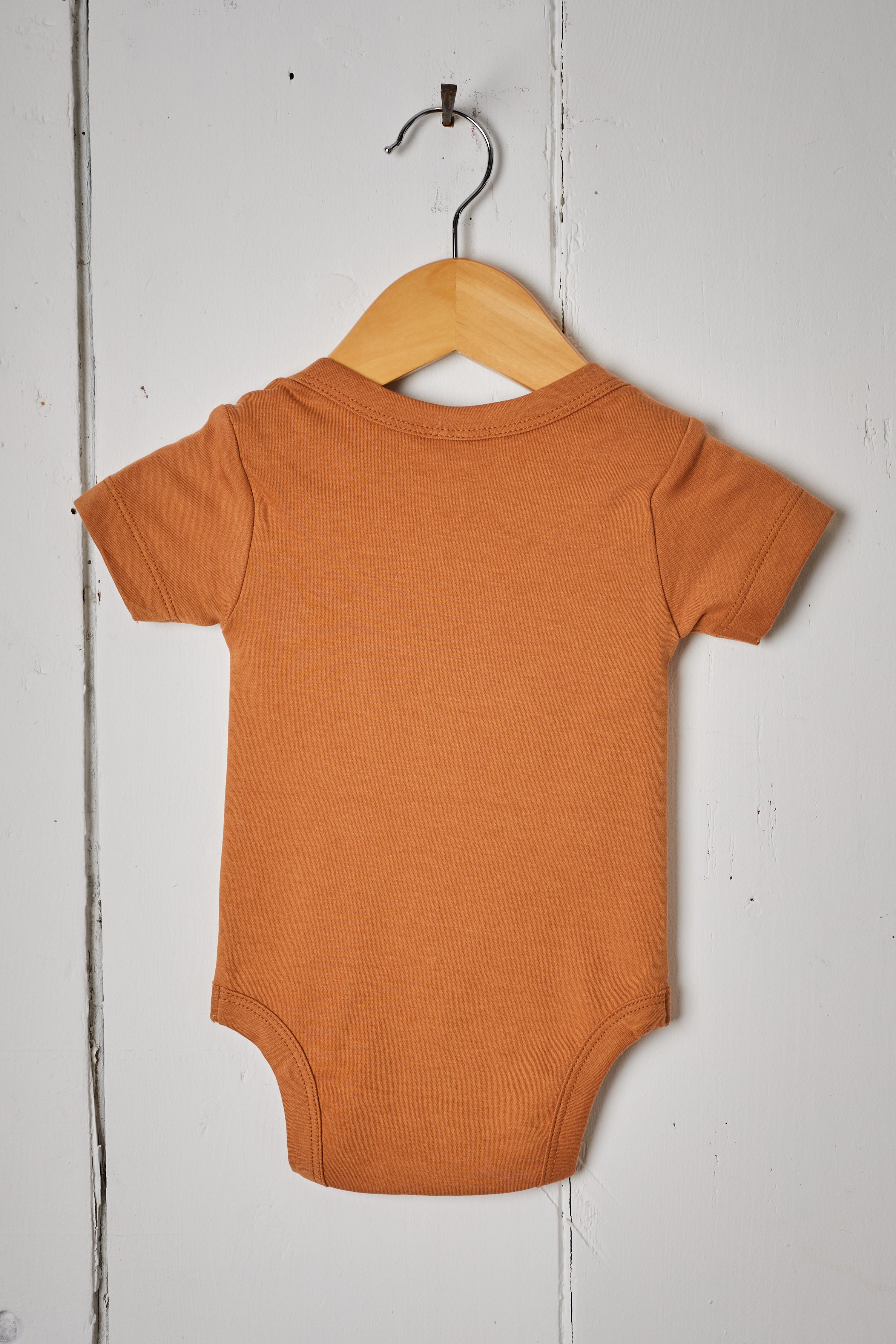CAMEL HOWDY BABY ONESIE