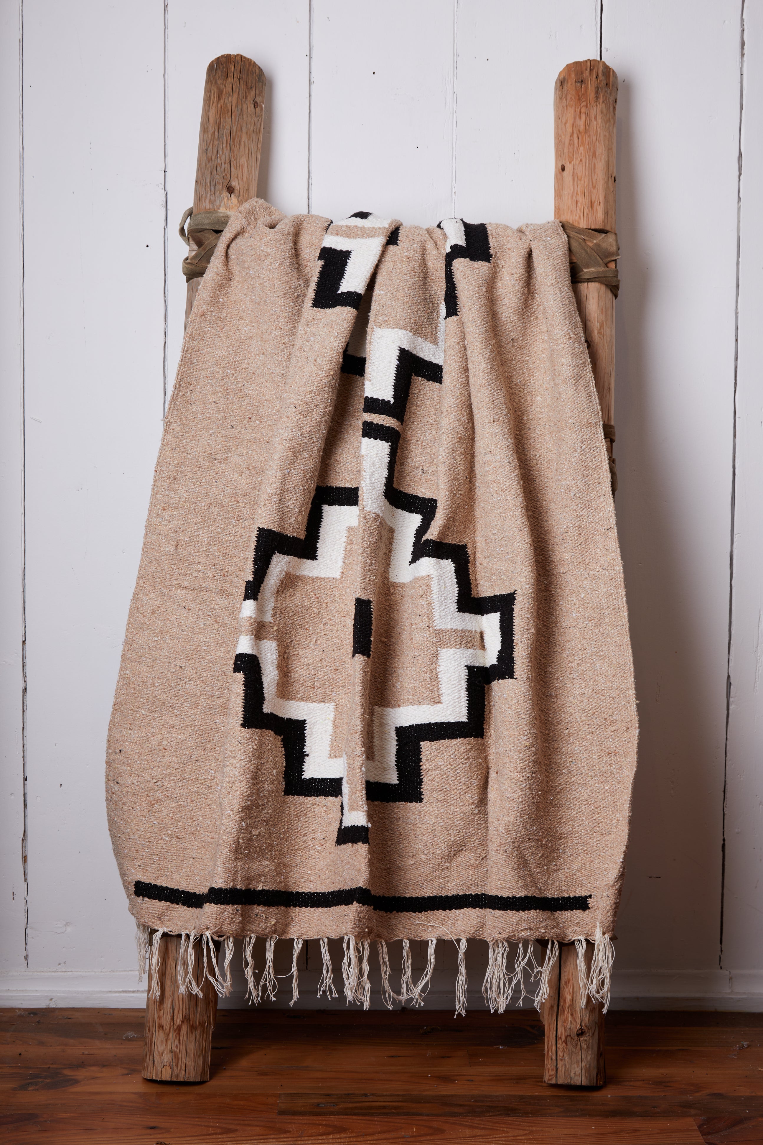 TRES CRUCES HANDWOVEN BLANKET