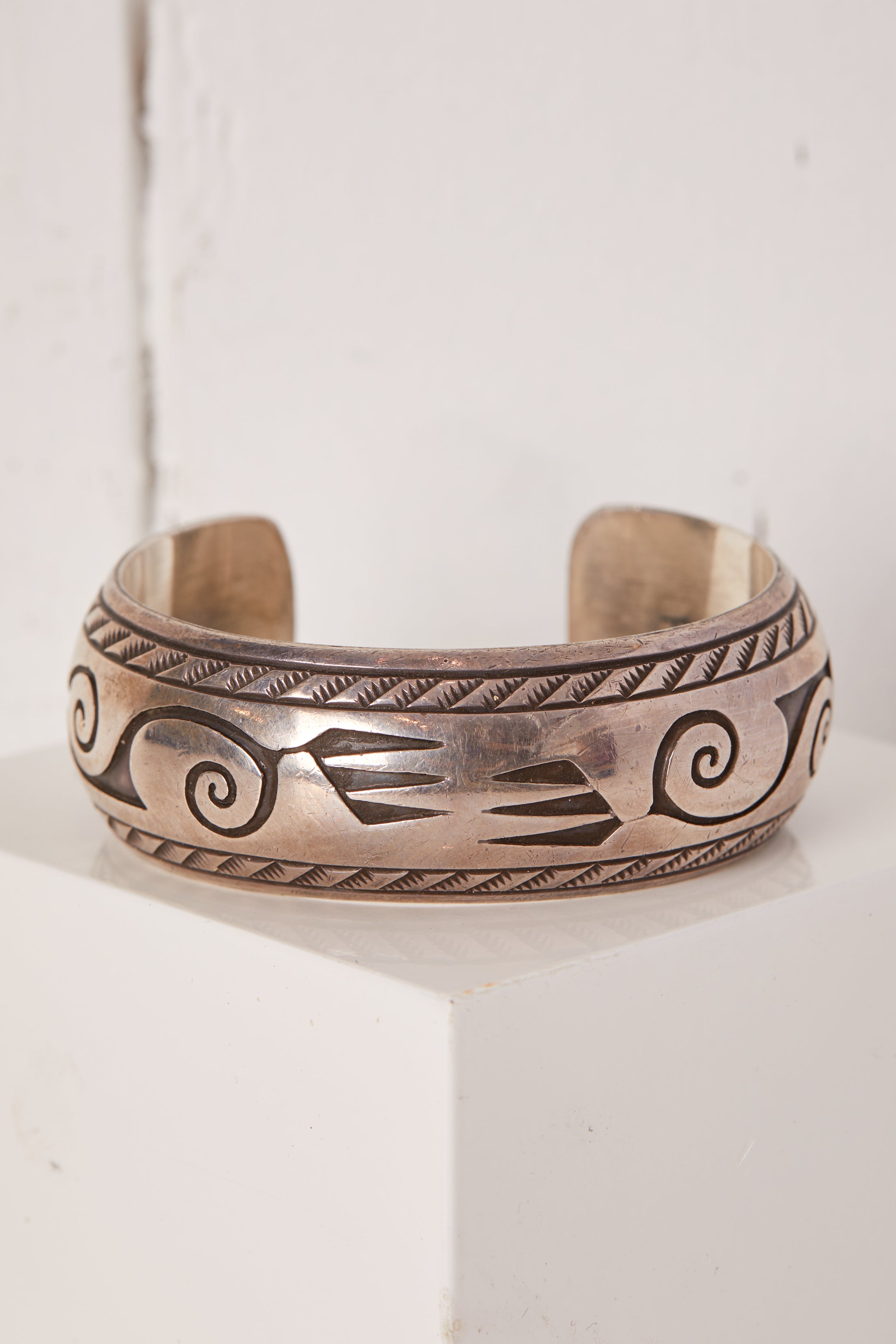 VINTAGE STERLING SILVER STAMPED HOLLOW WARE BRACELET