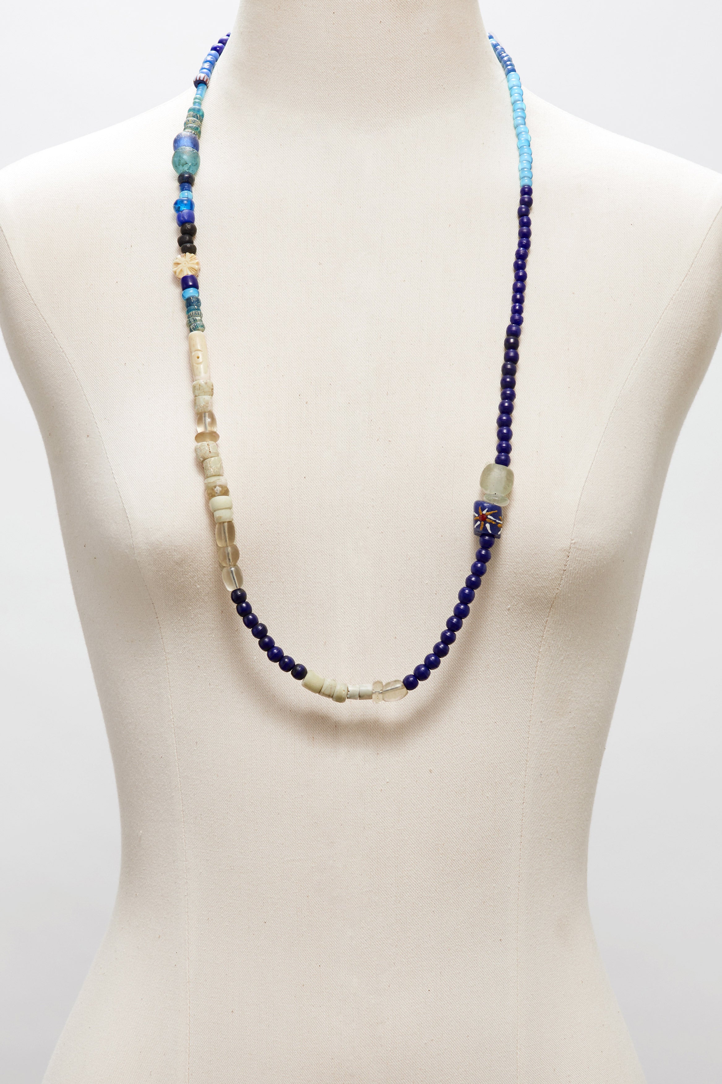 BLUE FLOWER NECKLACE