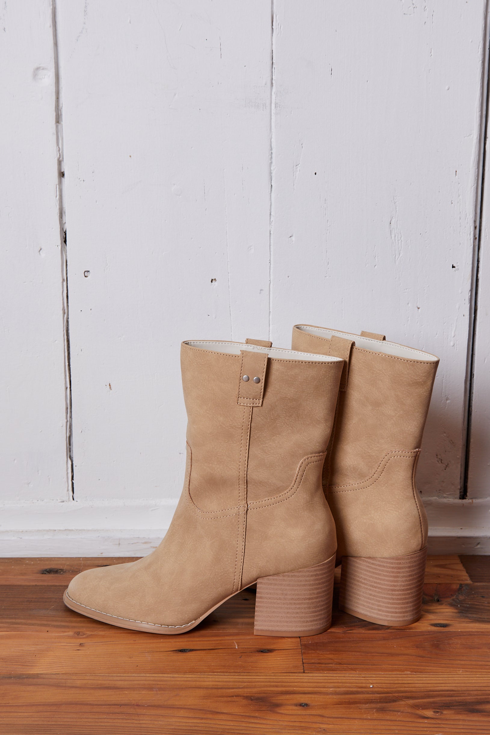 KHAKI SHORT COWBOY BOOT