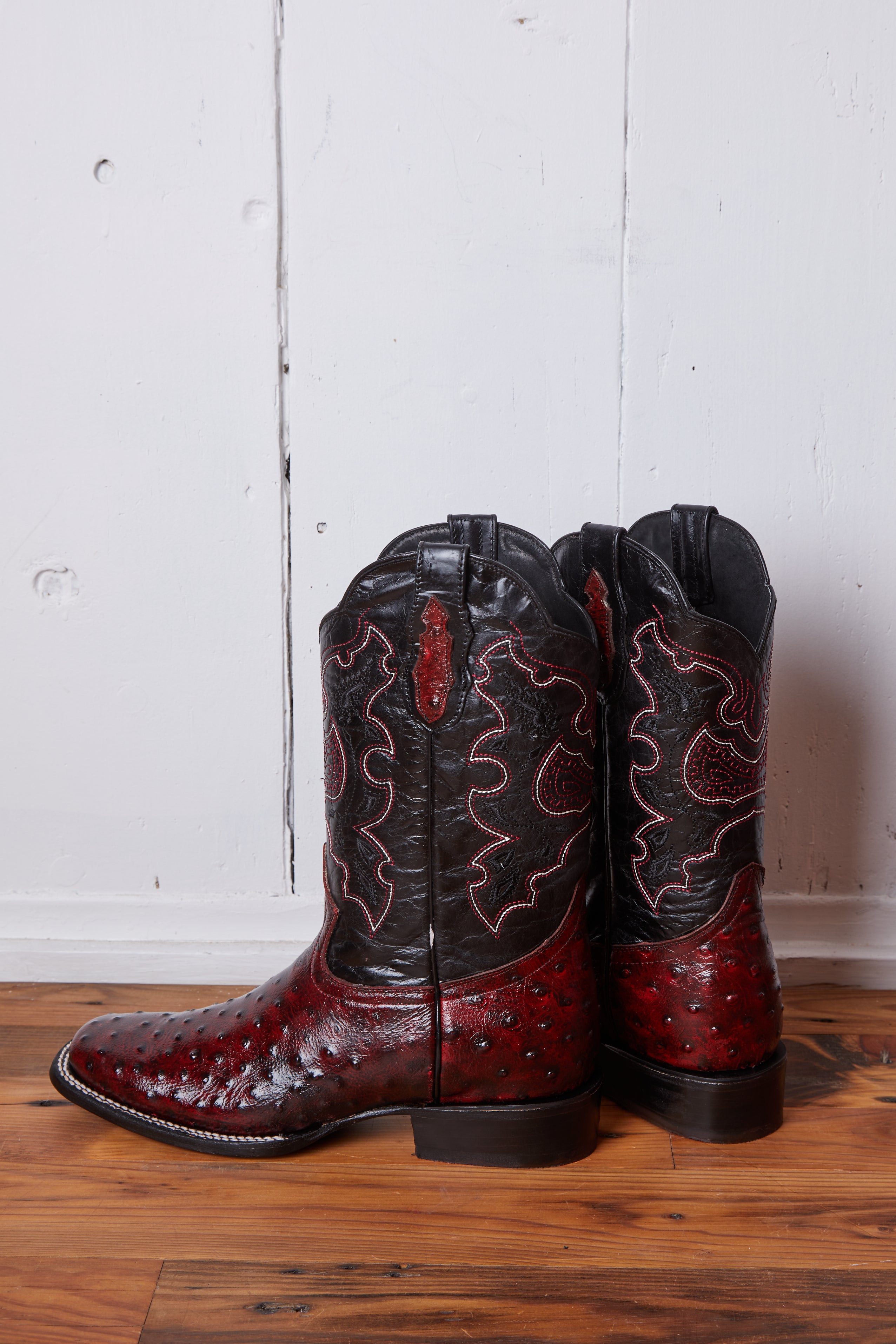 MENS BURGUNDY AND BLACK COWBOY BOOTS