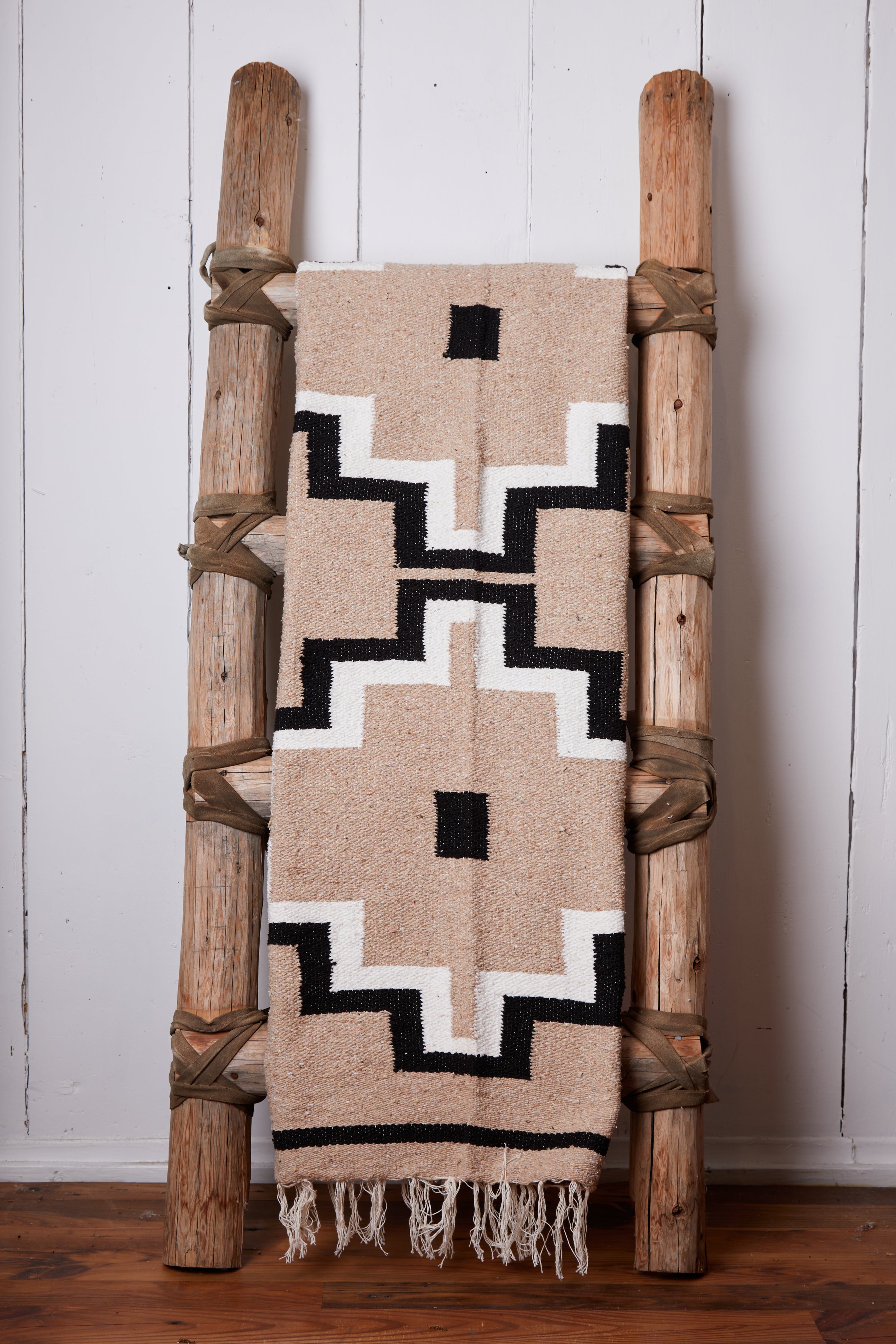 TRES CRUCES HANDWOVEN BLANKET