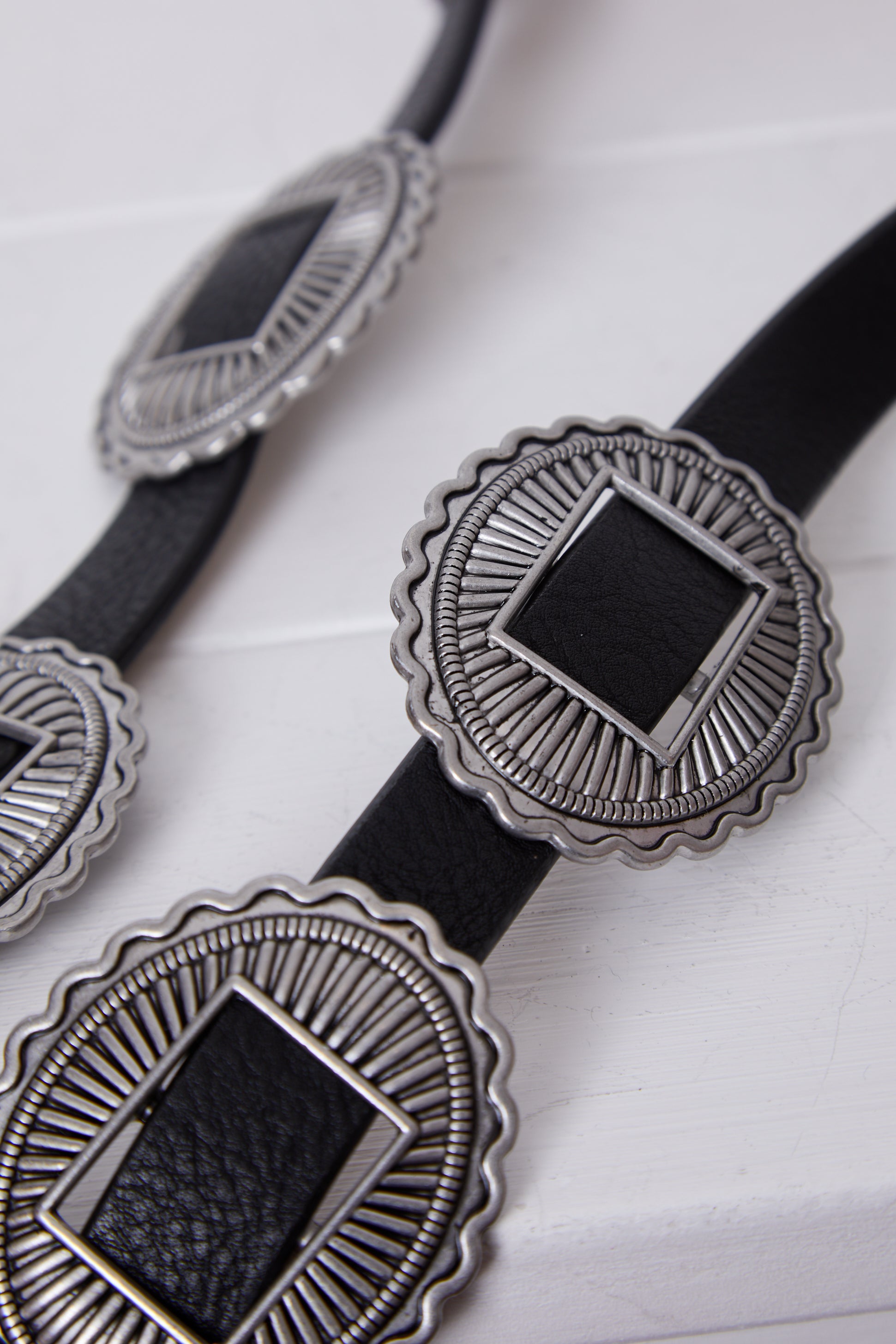 WESTERN BLACK LEATHER CONCHO BELT