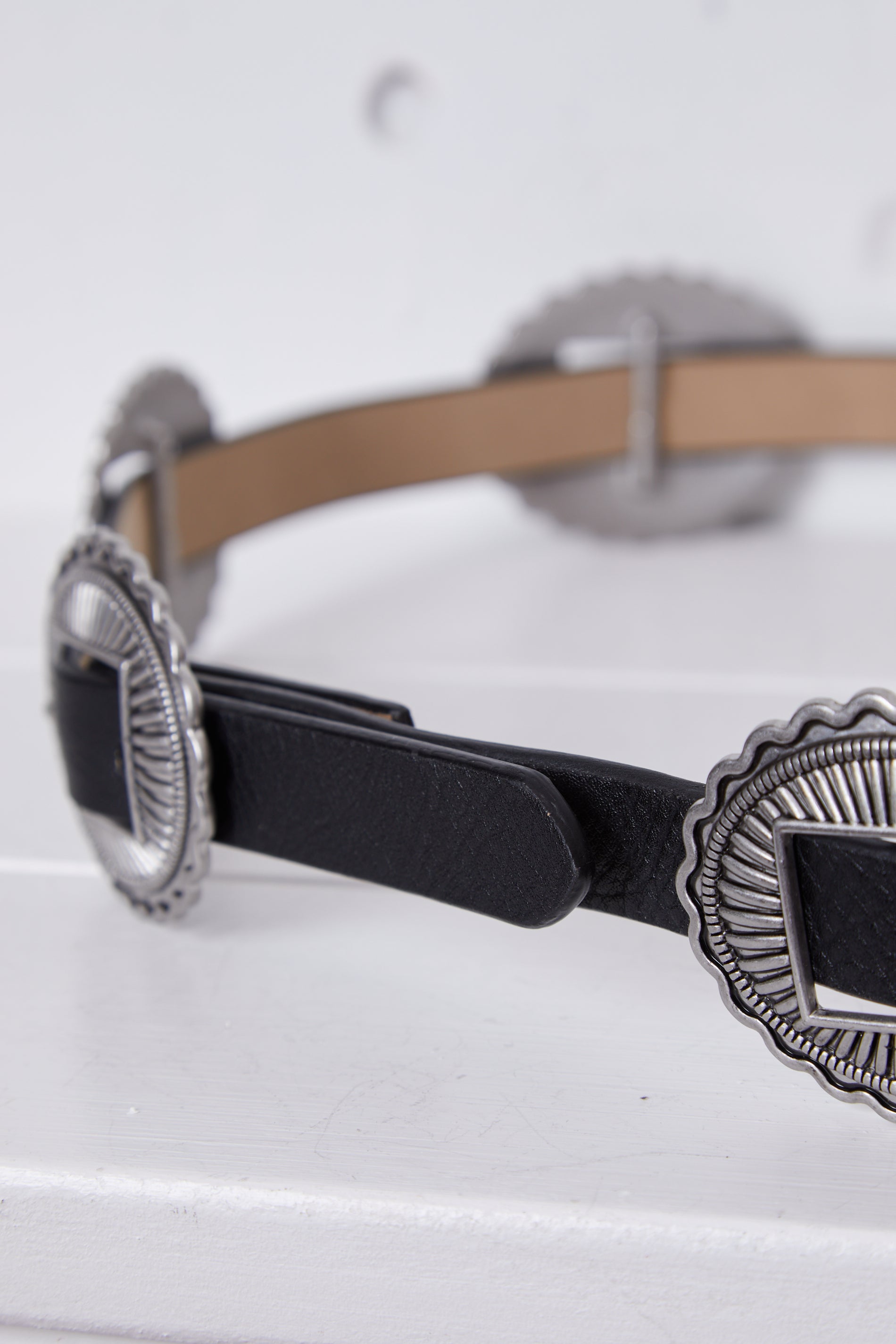 WESTERN BLACK LEATHER CONCHO BELT
