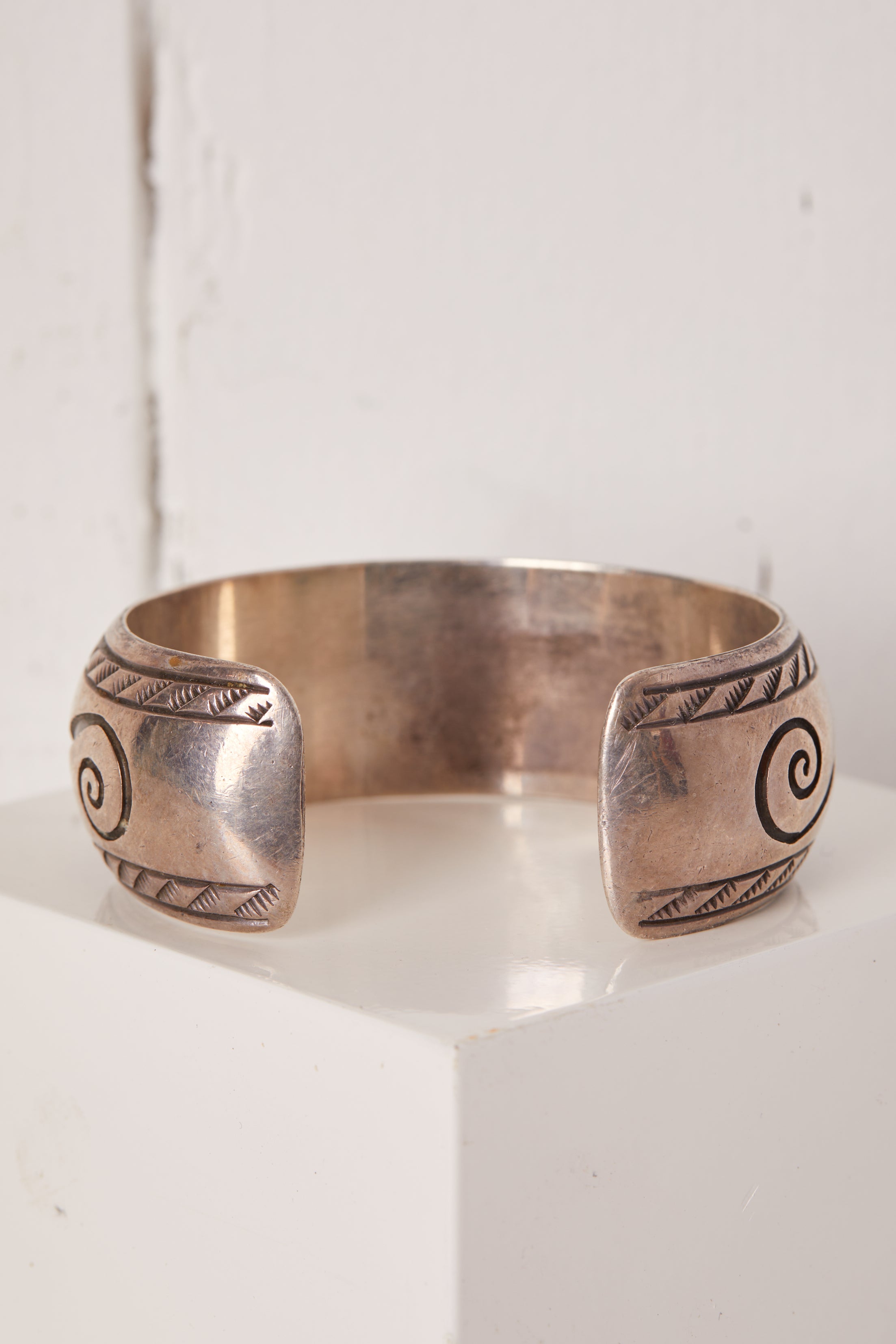 VINTAGE STERLING SILVER STAMPED HOLLOW WARE BRACELET