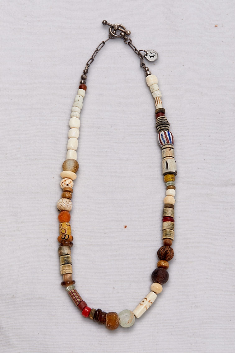 CAMPFIRE WHITE FESTIVAL NECKLACE