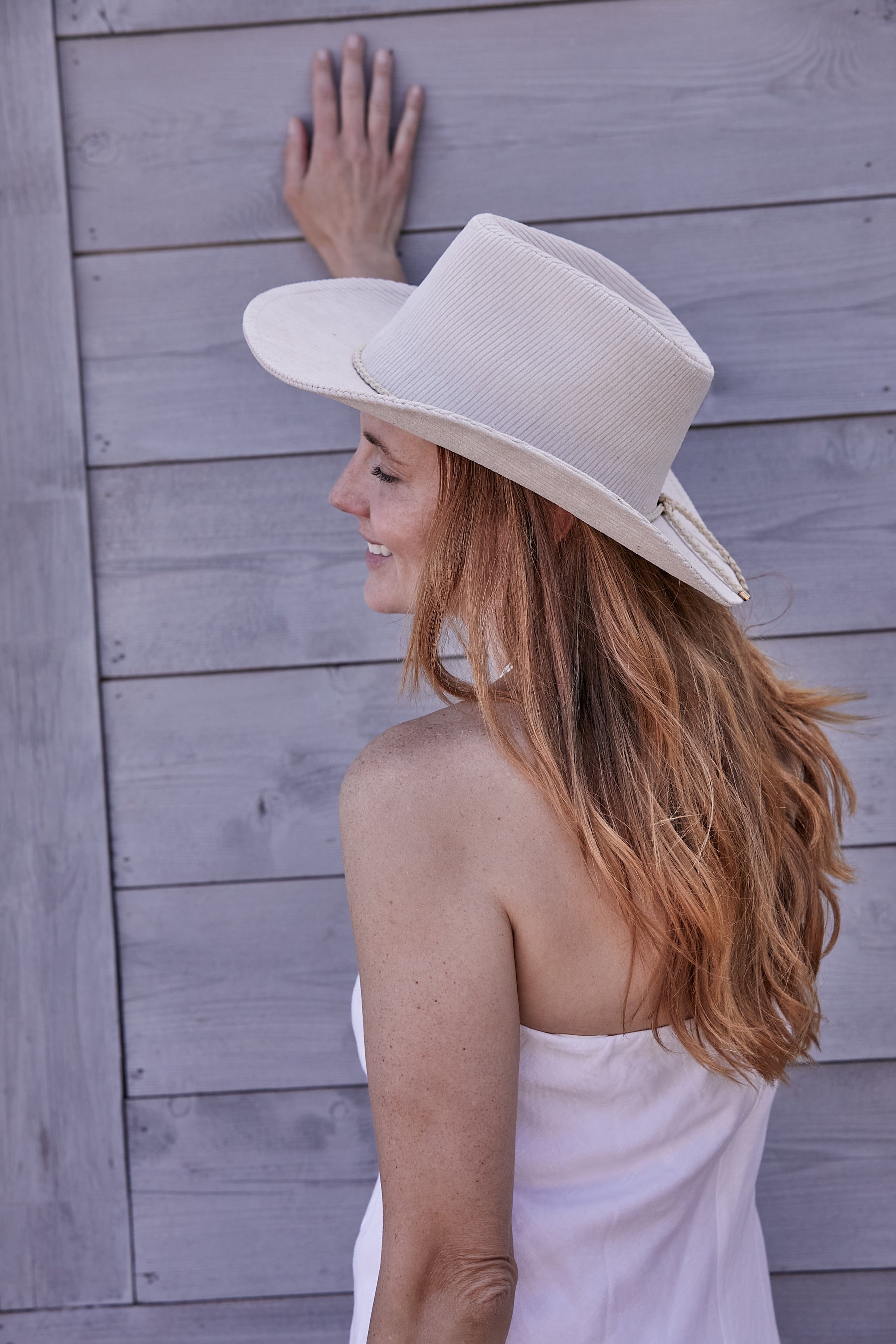 WHITE LONG SLEEVELESS LINEN DRESS