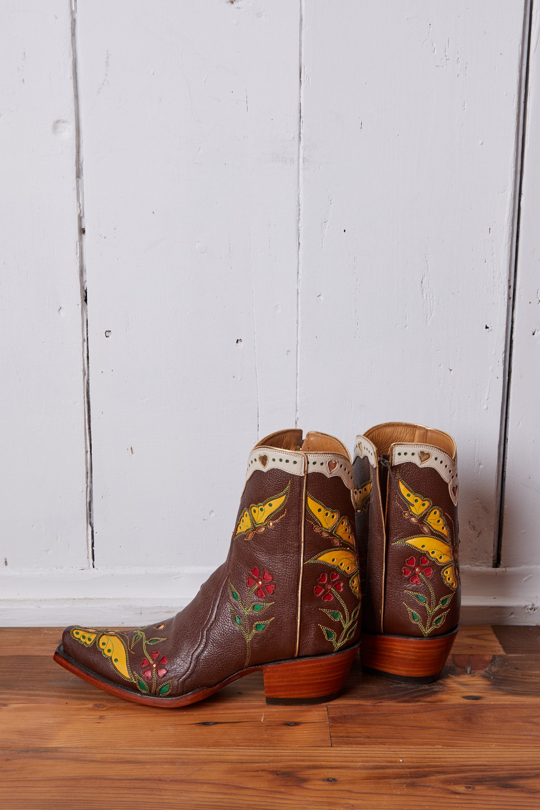 BACK AT THE RANCH MADAME BUTTERFLY ANKLE ZIPPER COWGIRL BOOTS