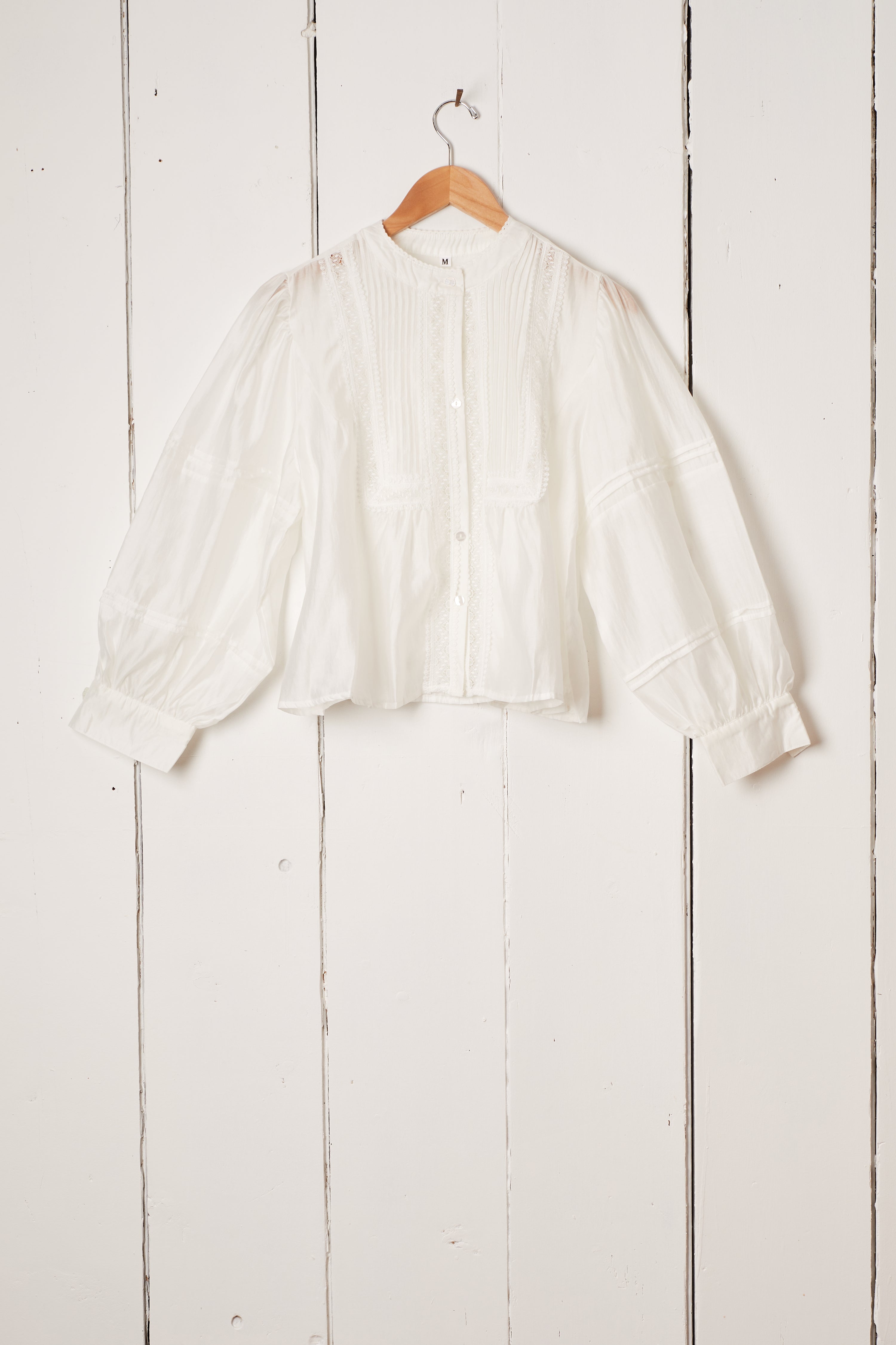WHITE LONG SLEEVE LACE EMBROIDERED BLOUSE