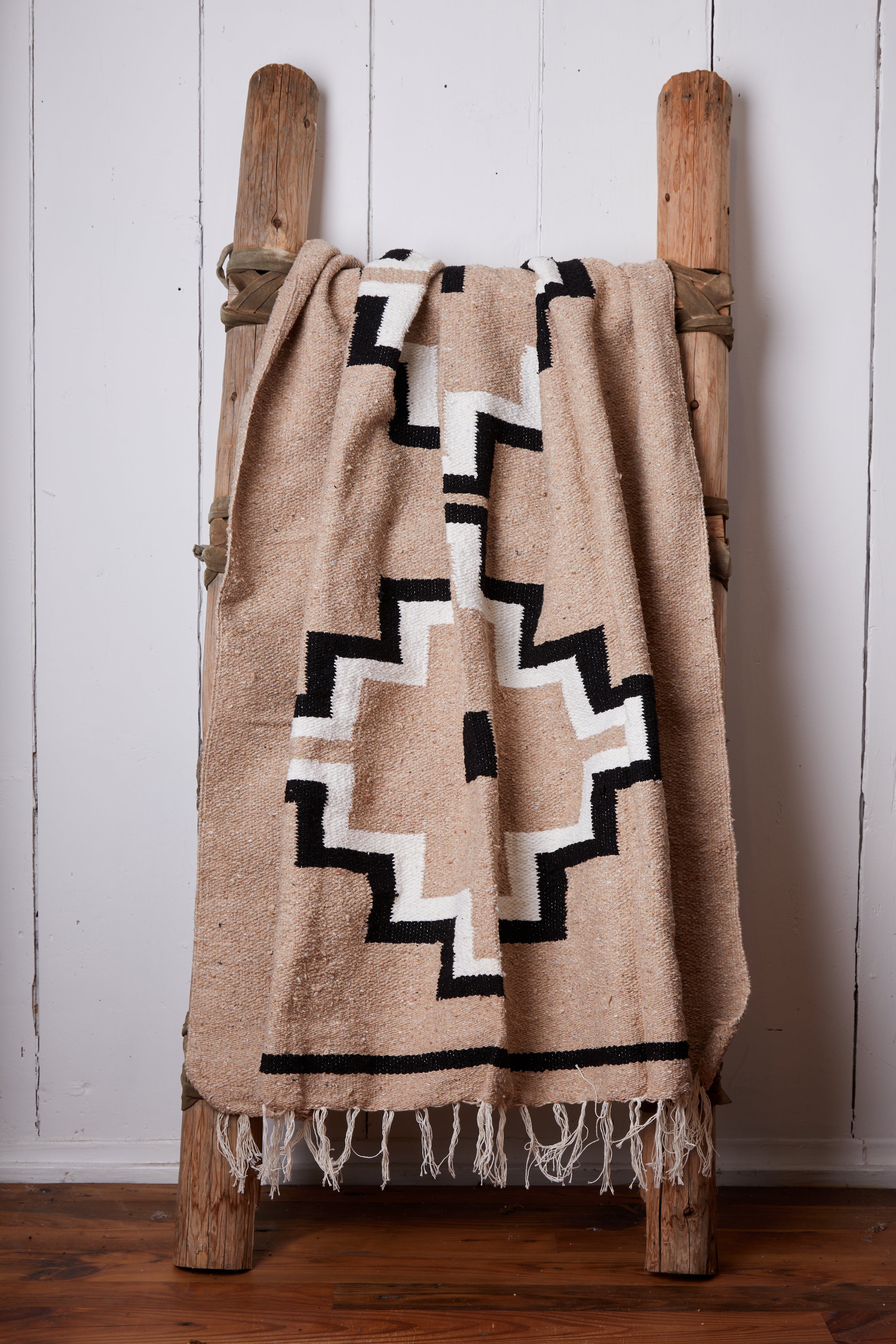 TRES CRUCES HANDWOVEN BLANKET
