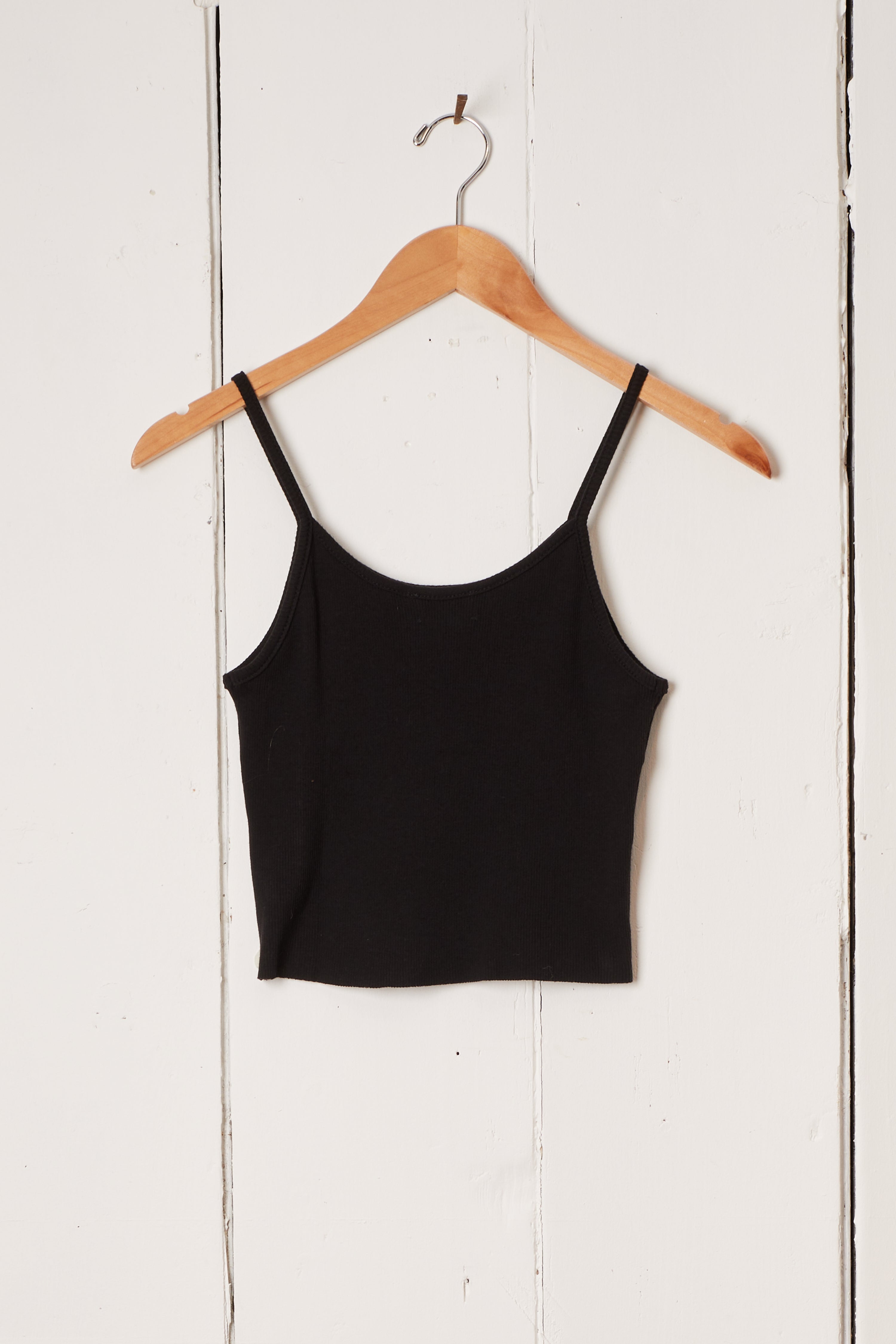 BLACK TANK CROP TOP