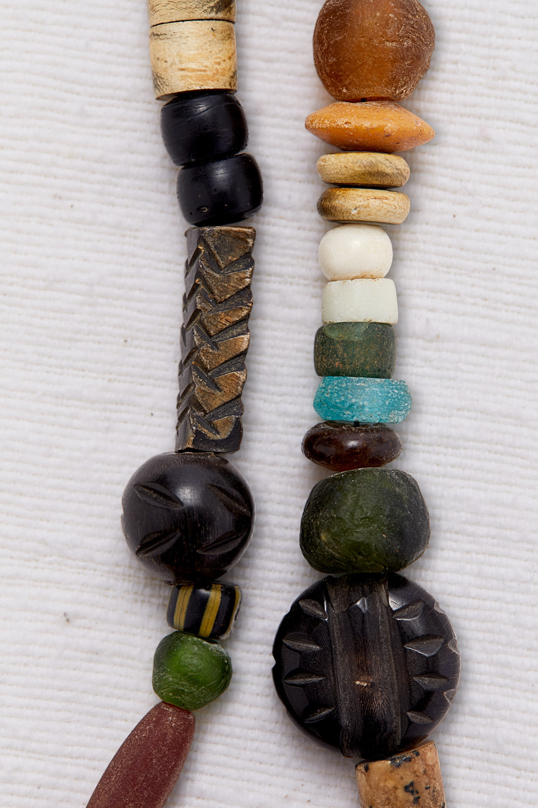 CAMPFIRE WHITE COLORFUL ADVENTURE NECKLACE