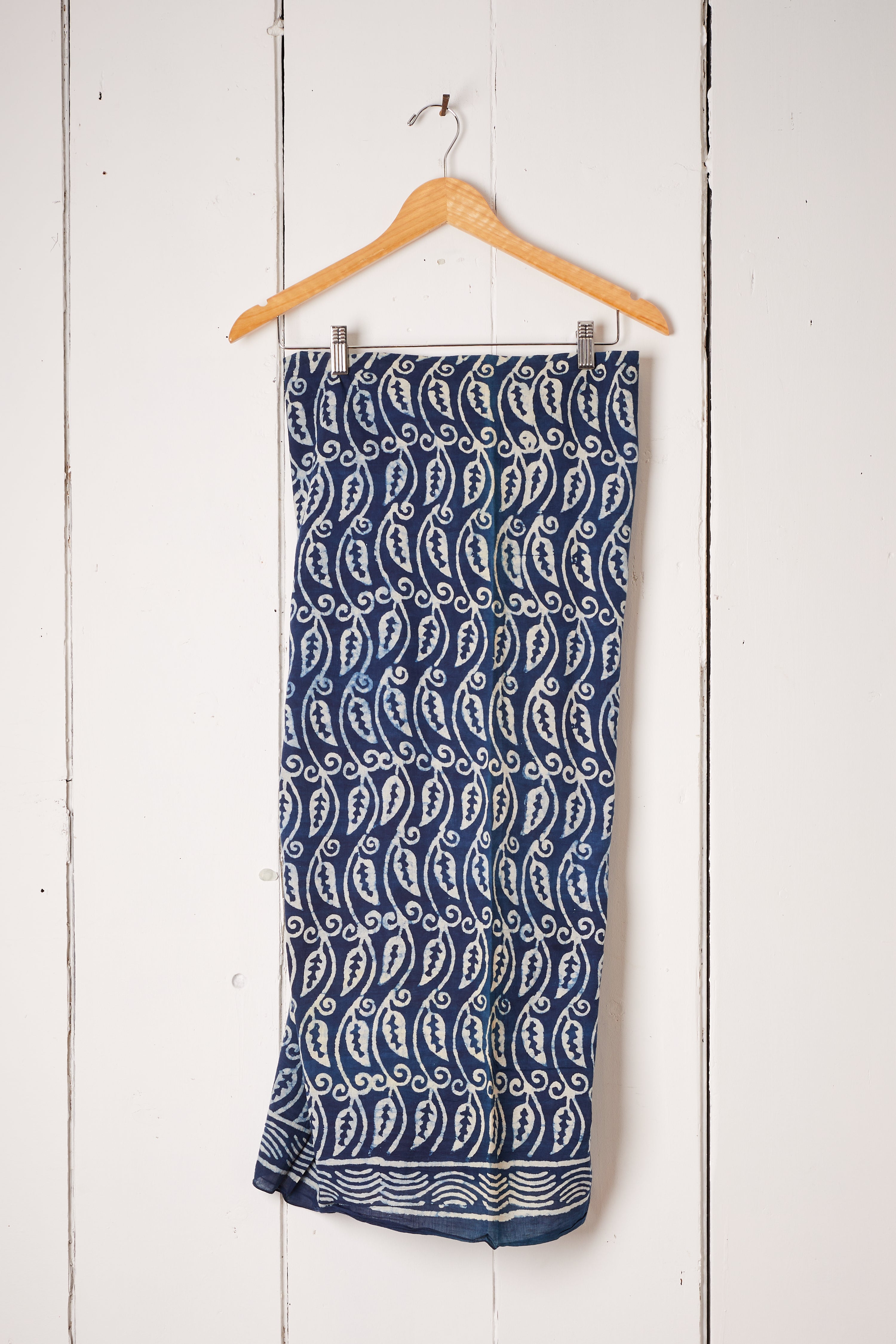 DEEP BLUE INDIGO BLOCK PRINT LEAF SARONG
