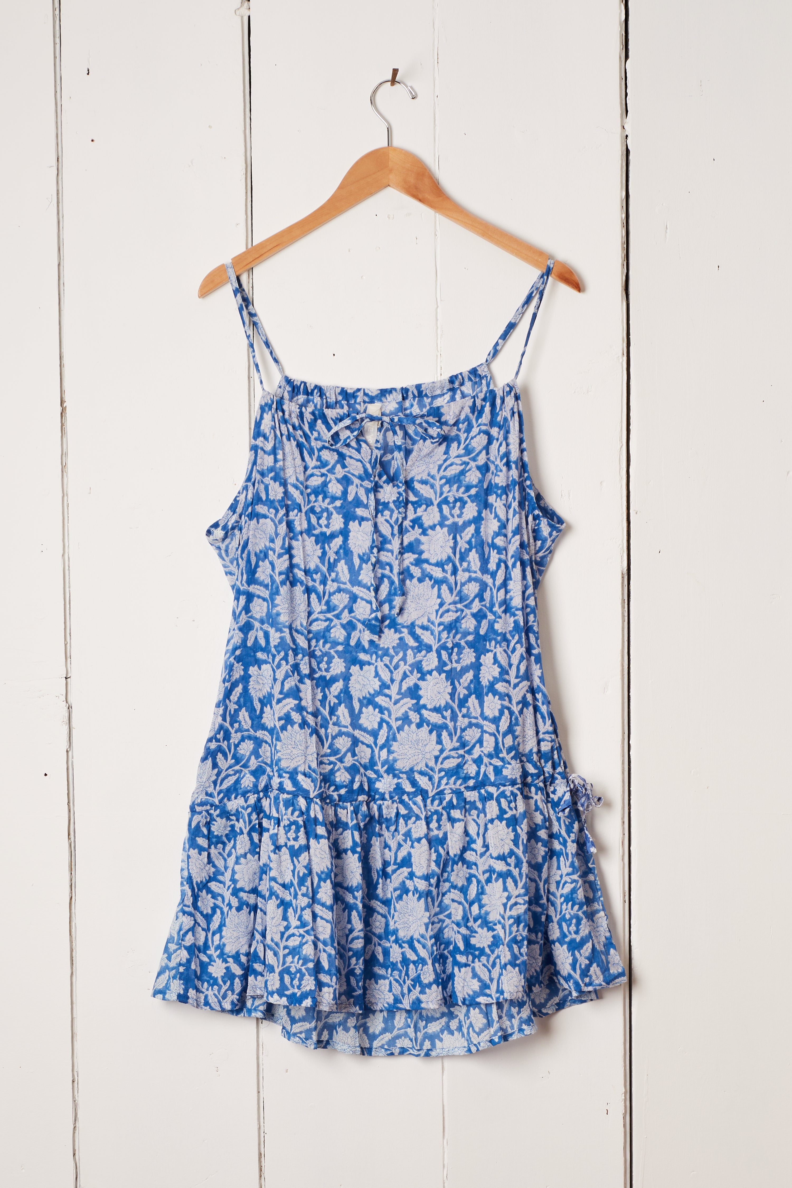 BLUE AND WHITE FLORAL WAIKIKI DRESS