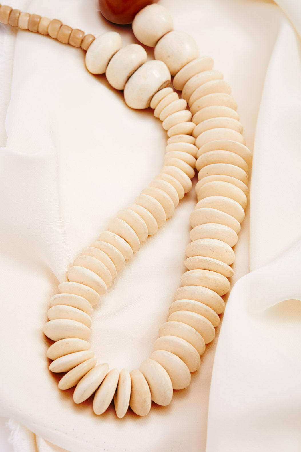LONG CREAM AND AMBER GODDESS NECKLACE