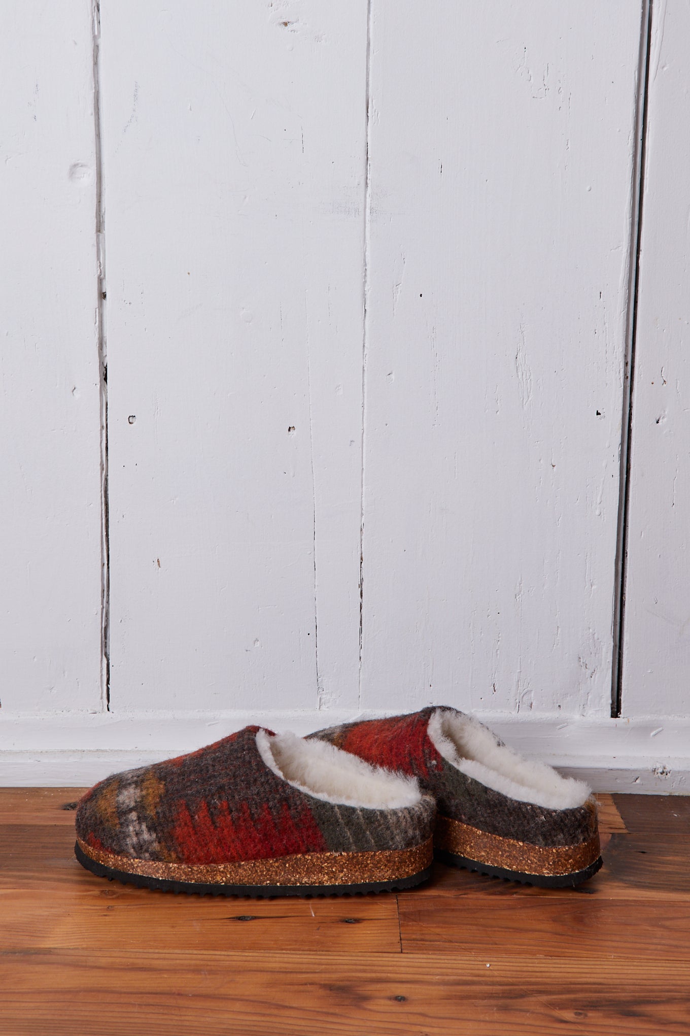 RED AND GREY SHEEPSKIN CLOG