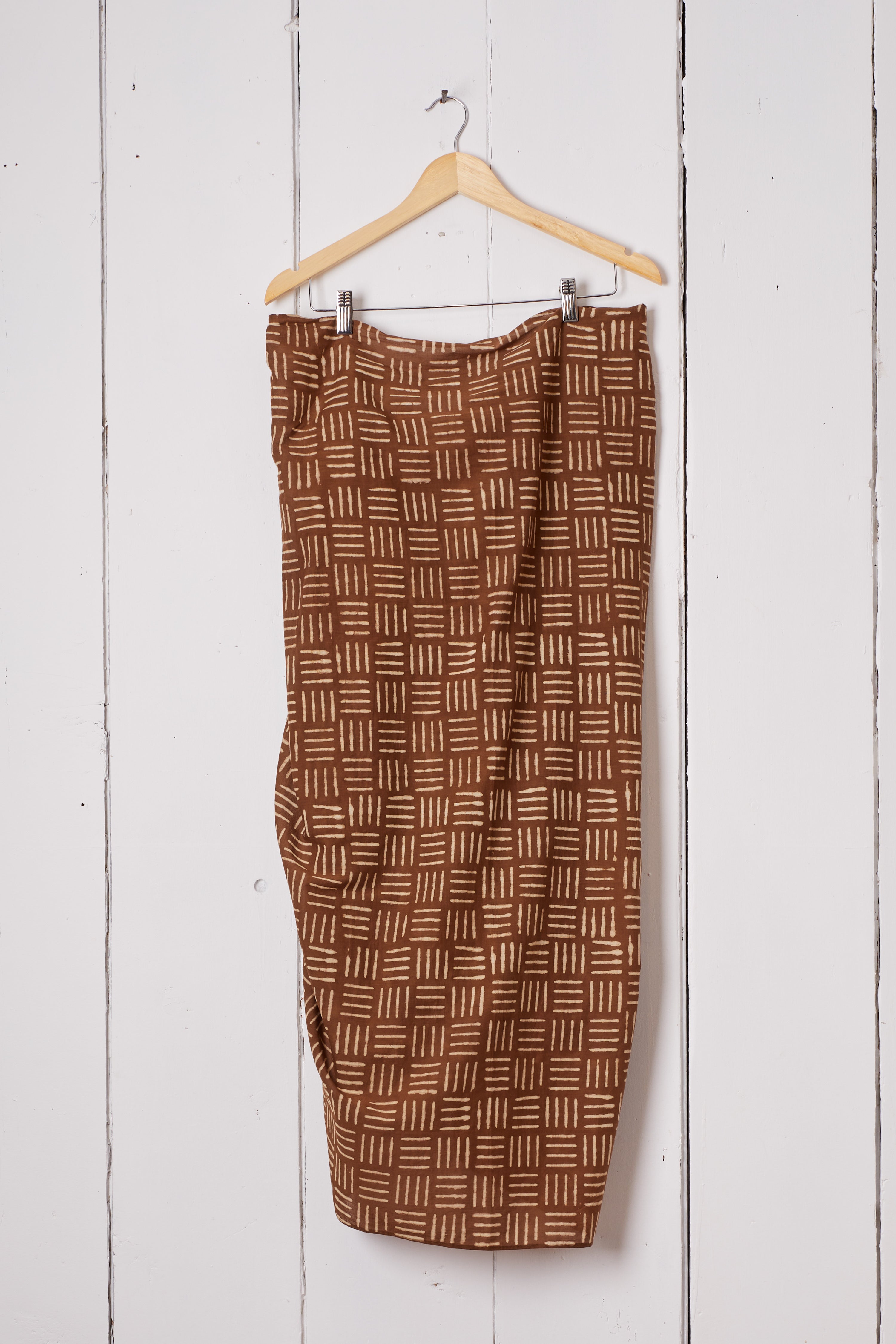 BROWN BASKET WEAVE SARONG
