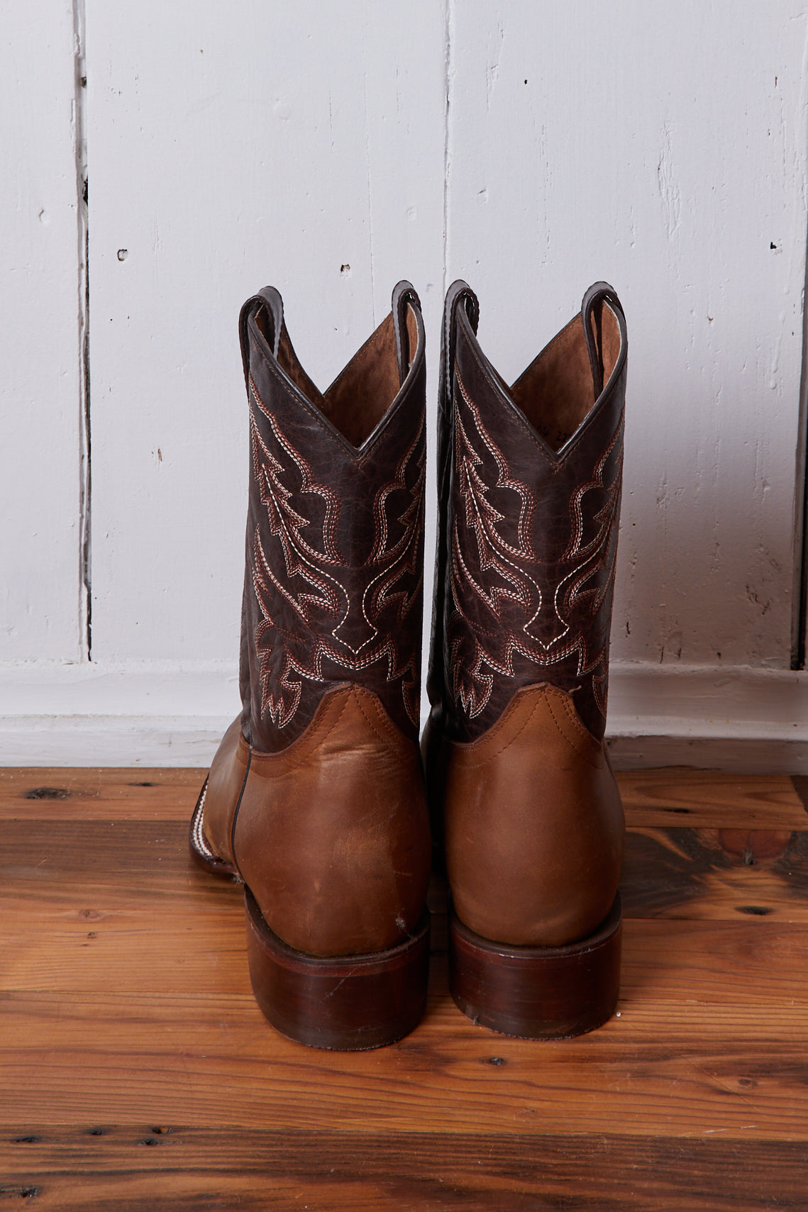 TAN AND BROWN COWBOY BOOTS