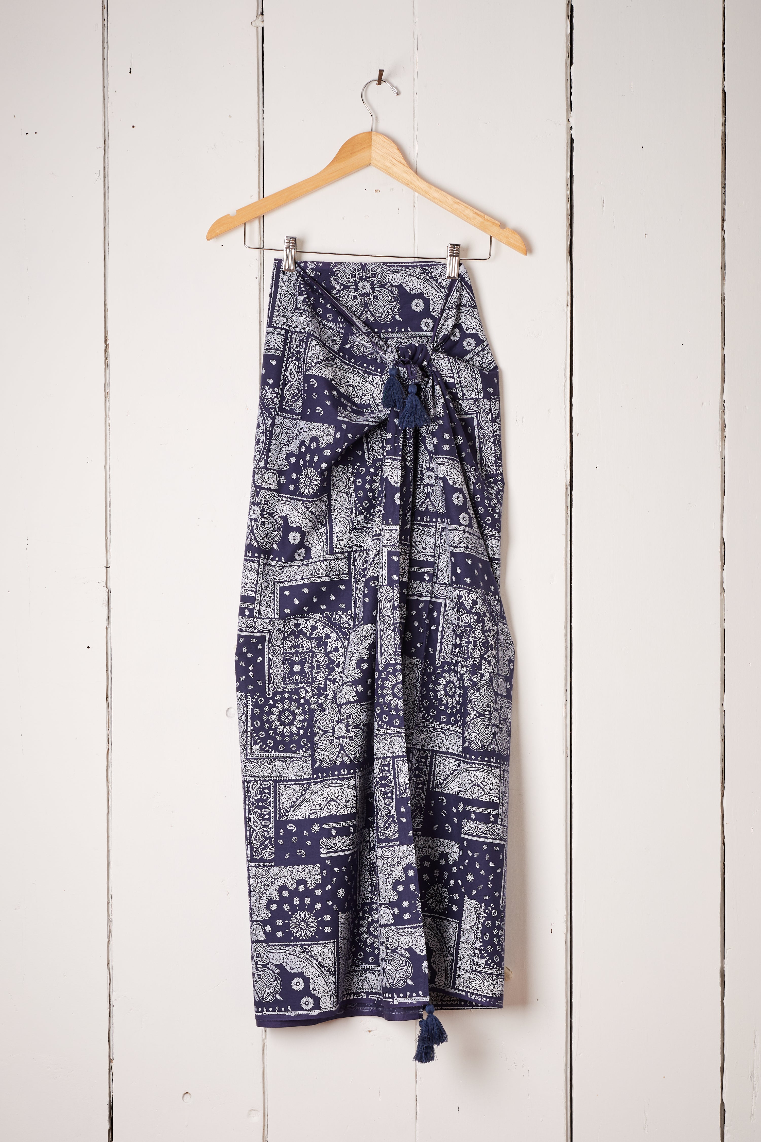 BLUE BANDANA SARONG