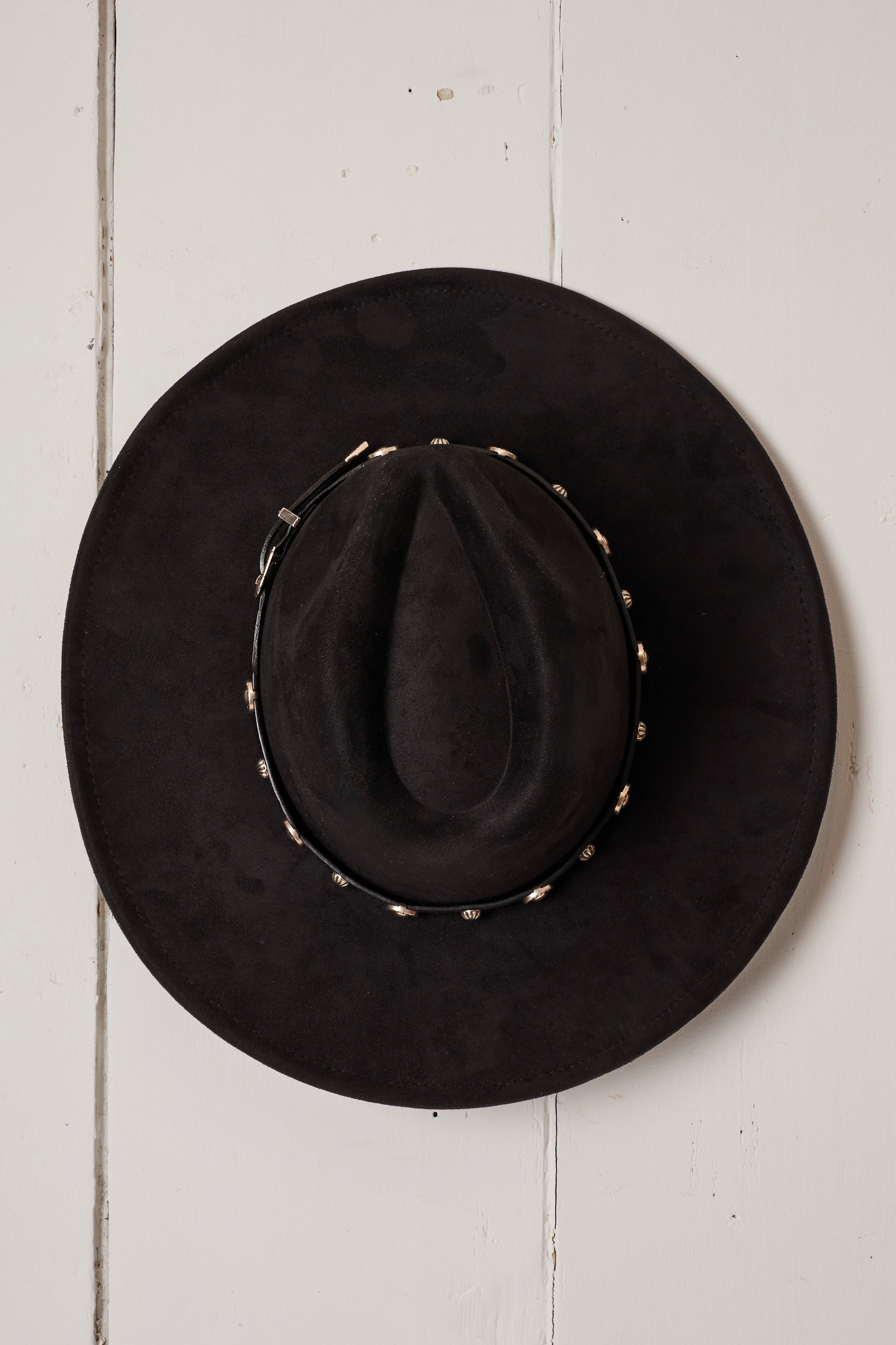 BLACK VEGAN SUEDE LITTLE CONCHO COWBOY HAT