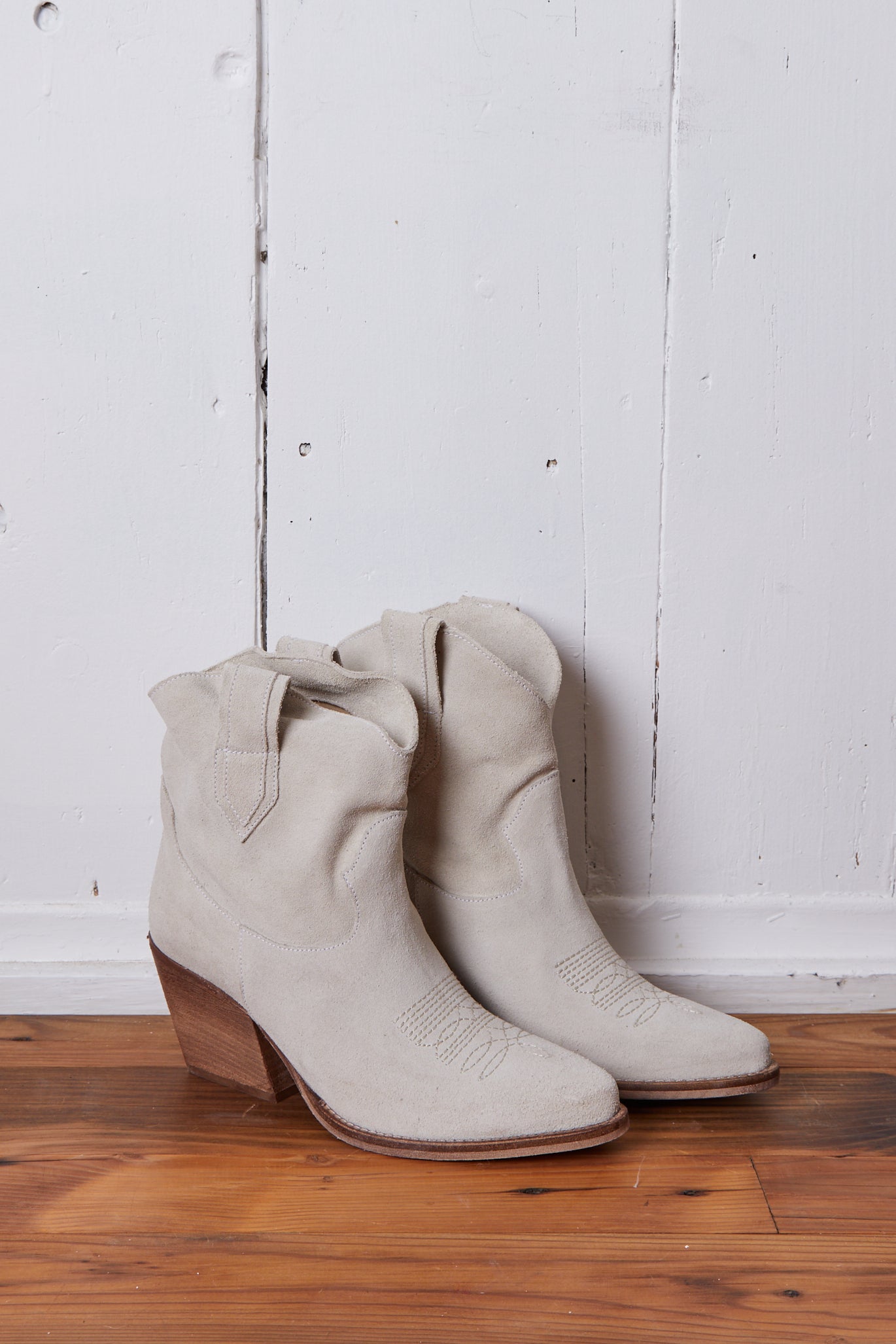 WHITE TEXAN SHORT COWBOY BOOTS