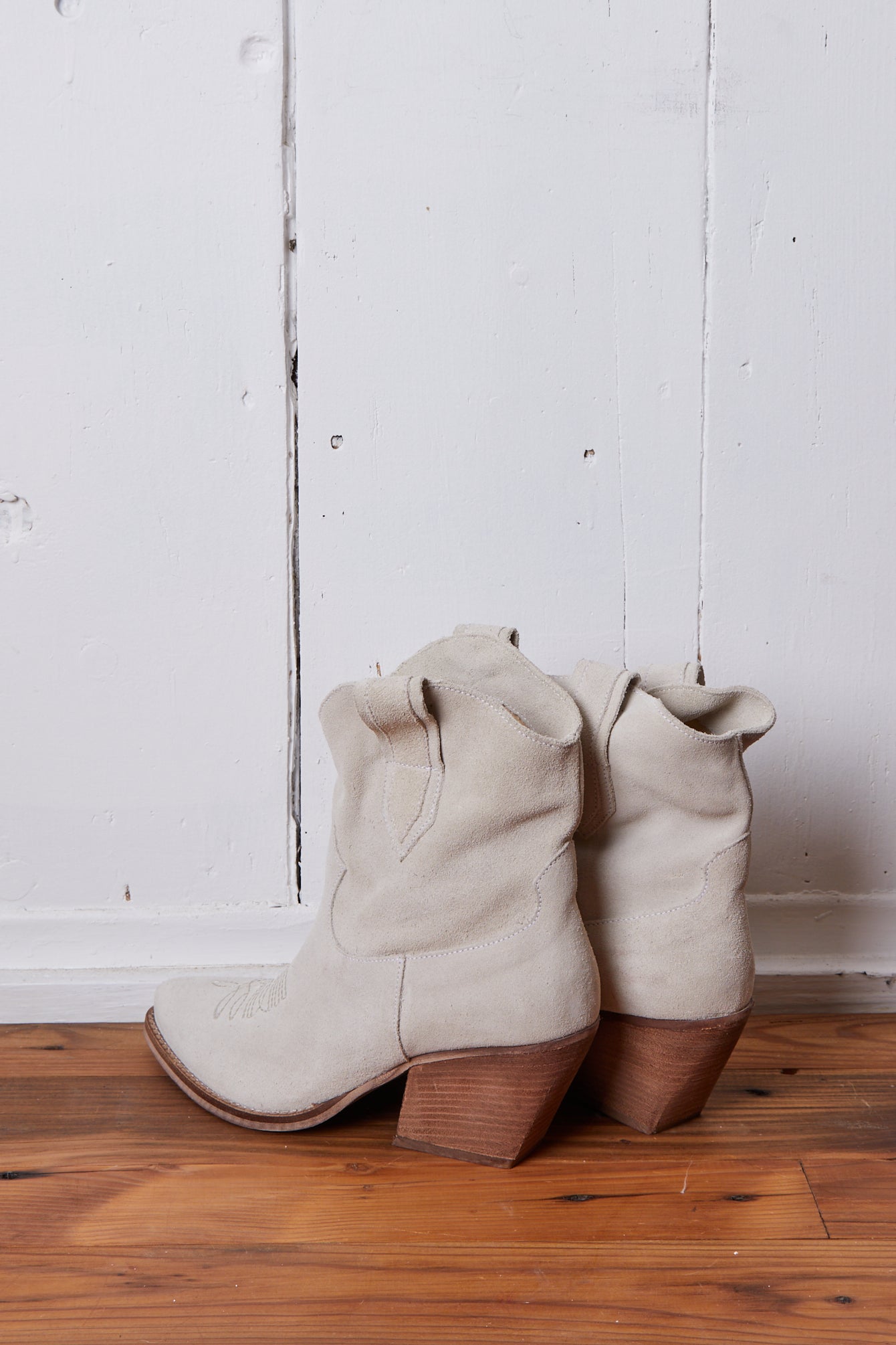 WHITE TEXAN SHORT COWBOY BOOTS