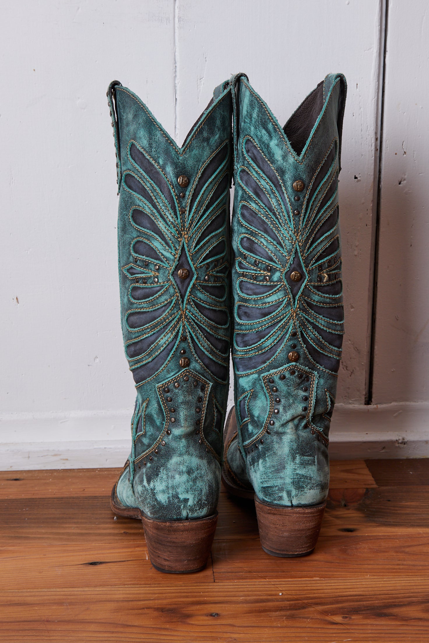 VINTAGE TURQUOISE AND BROWN STUDDED COWBOY BOOTS