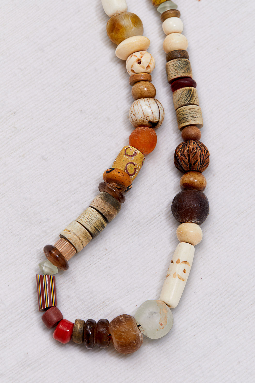 CAMPFIRE WHITE FESTIVAL NECKLACE