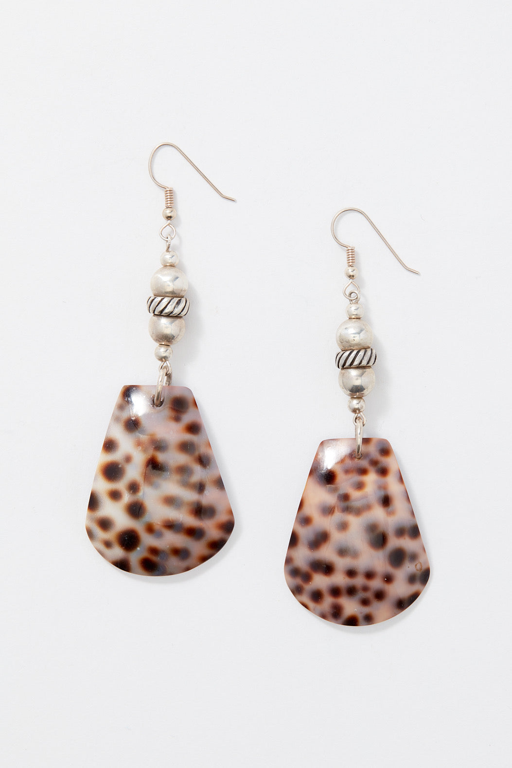 PRINCESS OF PARADISE SPOTTED SHELL EARRINGS