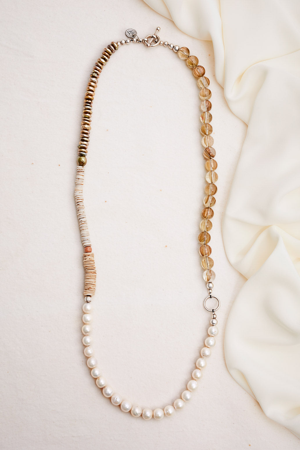 CHAMPAGNE SAND QUARTZ SHELL NECKLACE