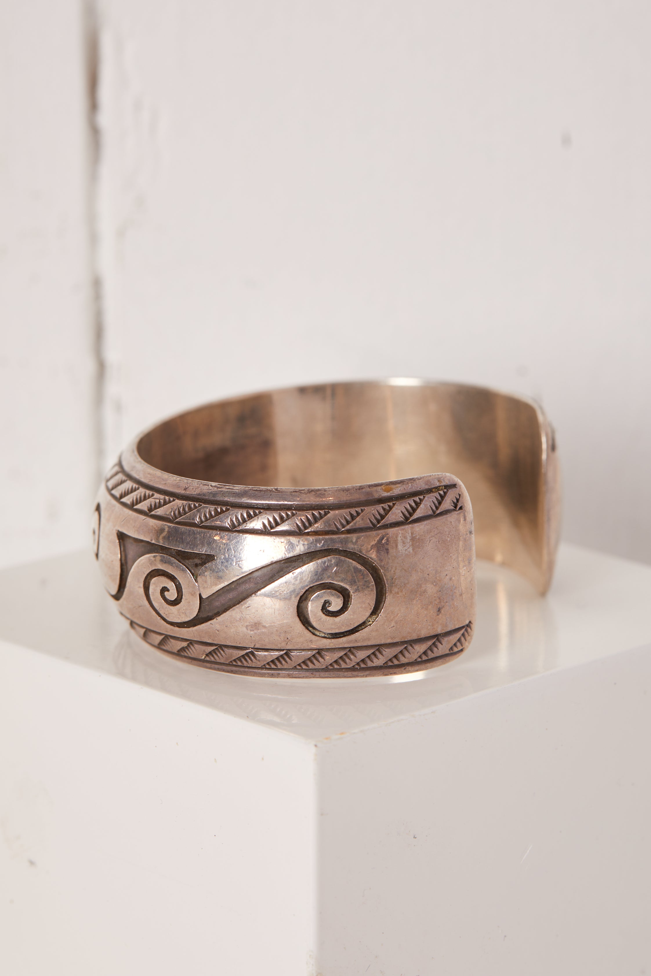 VINTAGE STERLING SILVER STAMPED HOLLOW WARE BRACELET